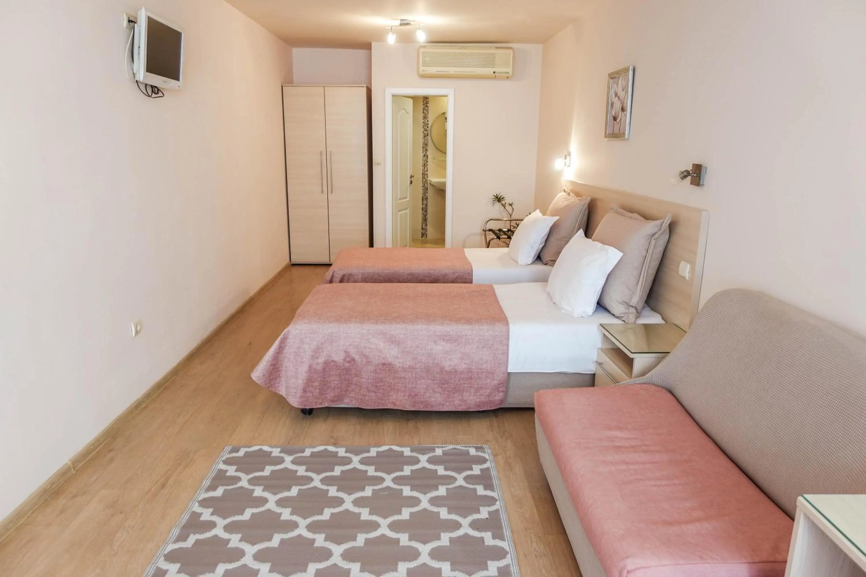 Bed in Hotel Acropolis