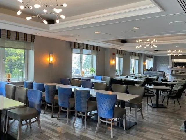 Restaurant/places to eat in The Simon Hotel Sydney