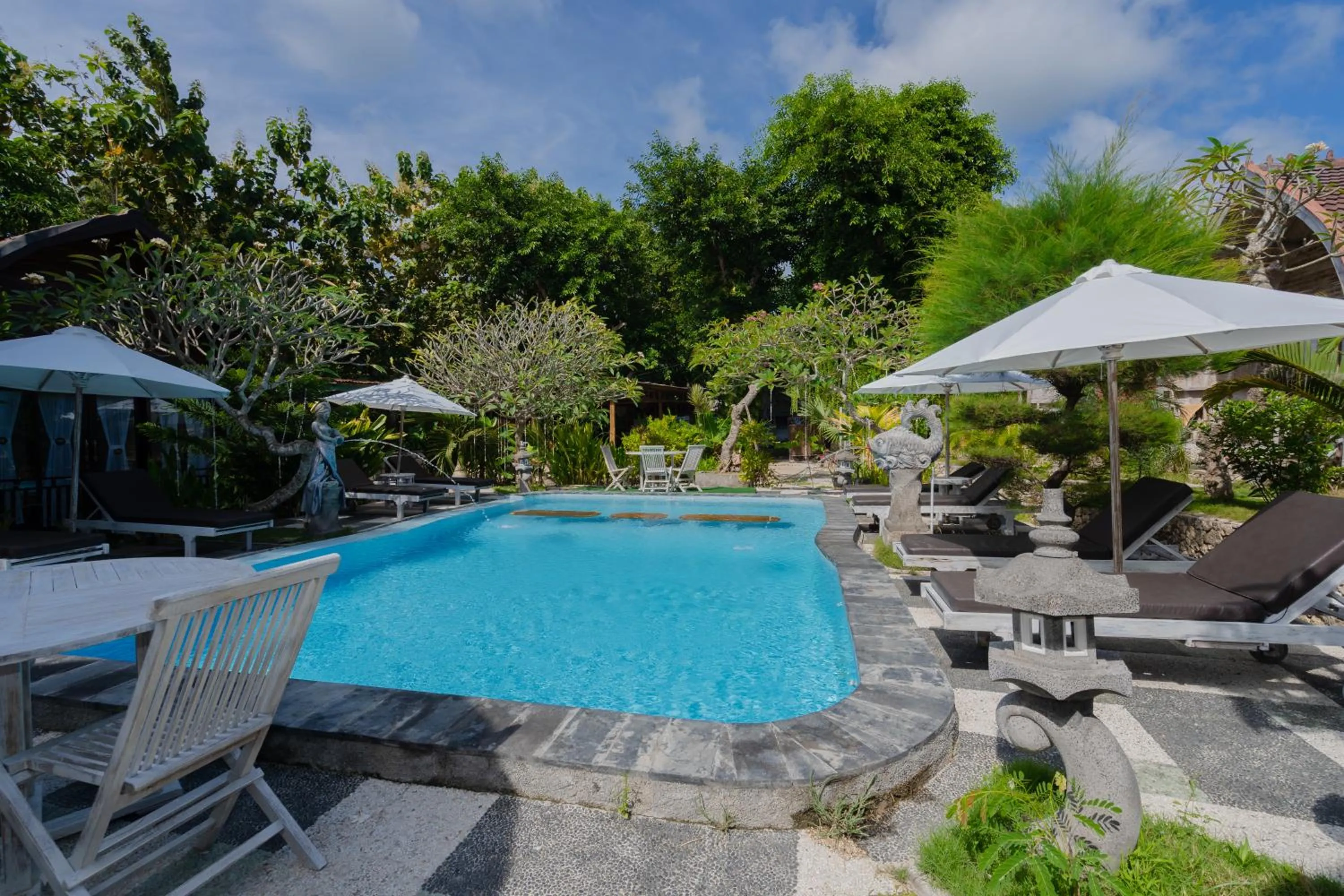 Swimming pool in The Mel Huts