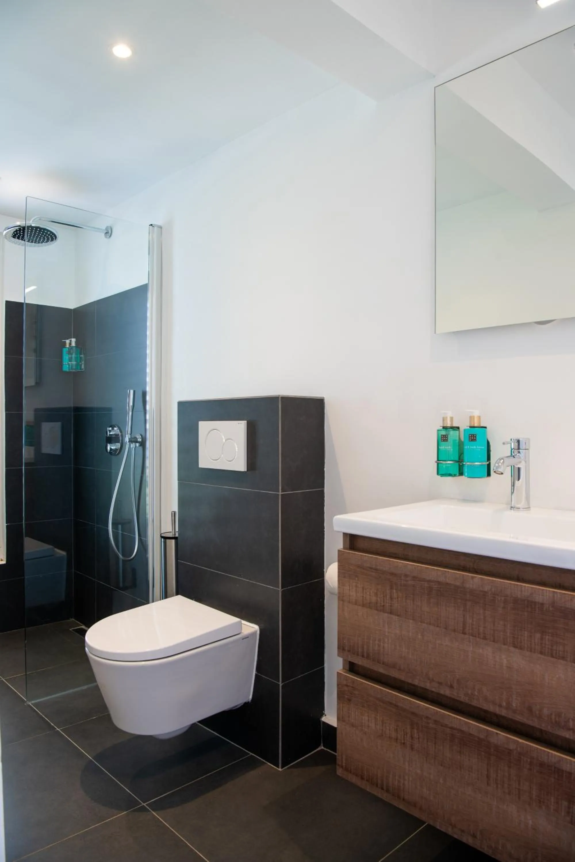 Bathroom in Scuba Lodge & Suites