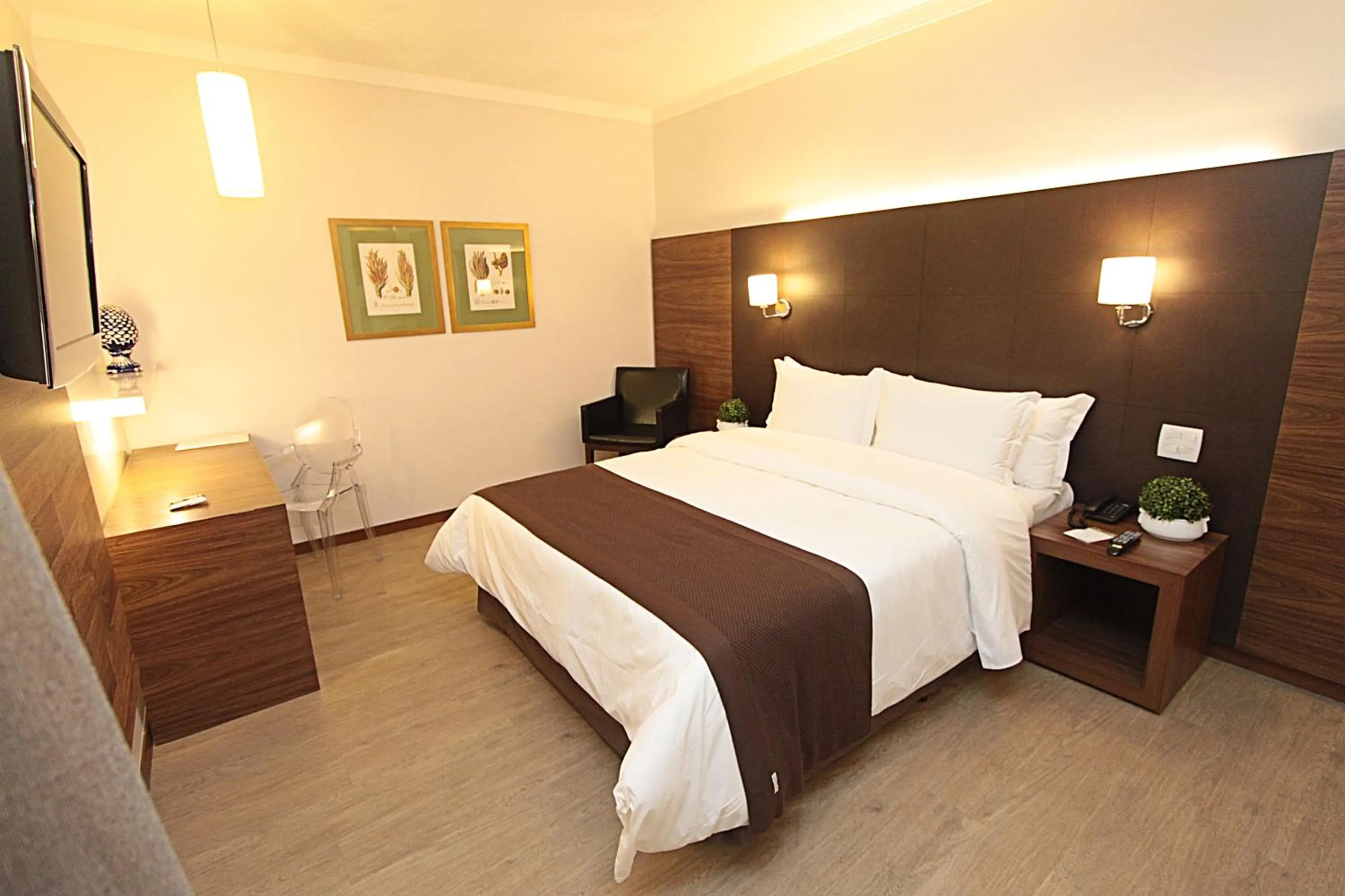 Photo of the whole room, Bed in Oasis Tower Hotel