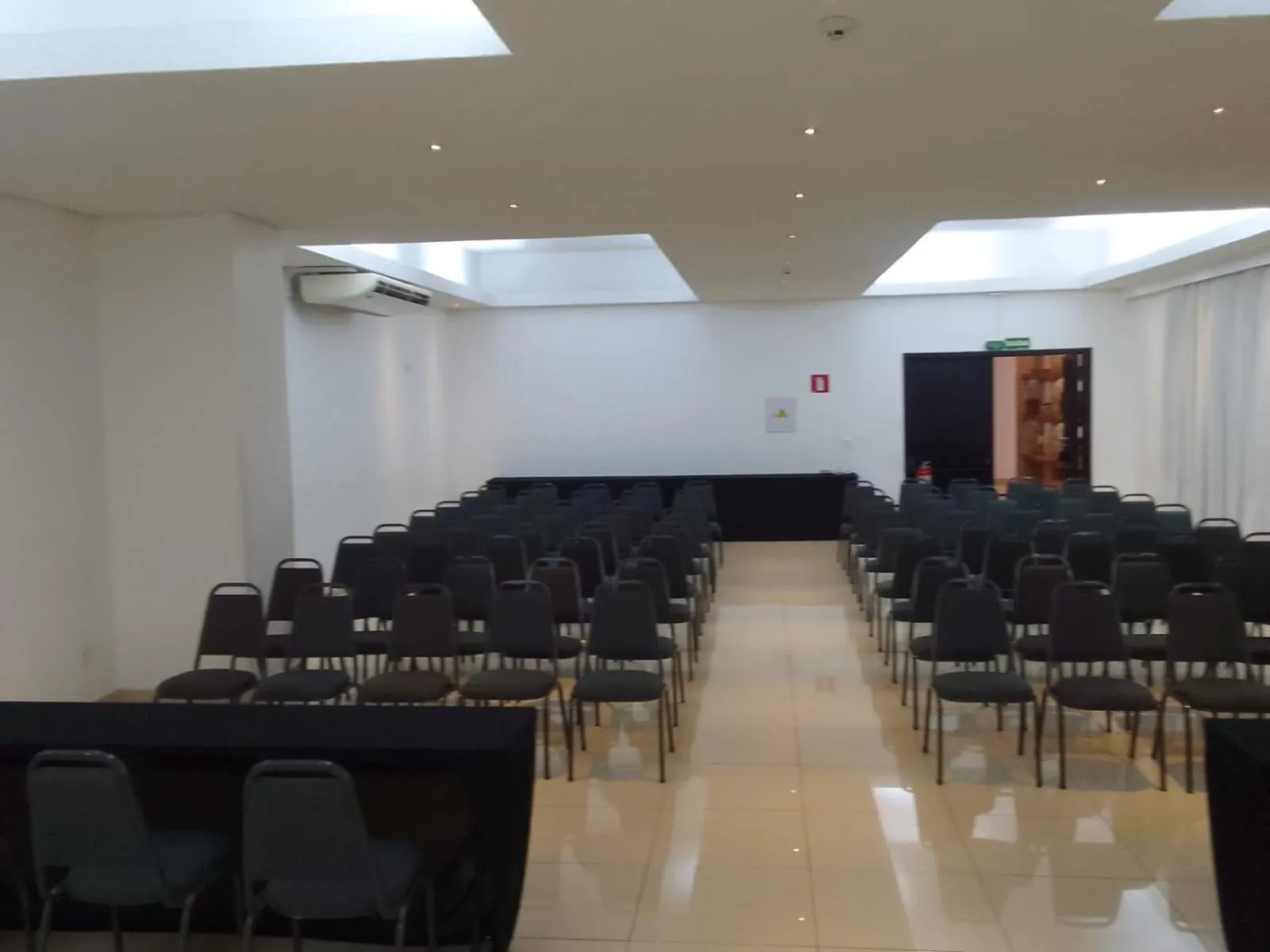 Meeting/conference room in Oasis Tower Hotel