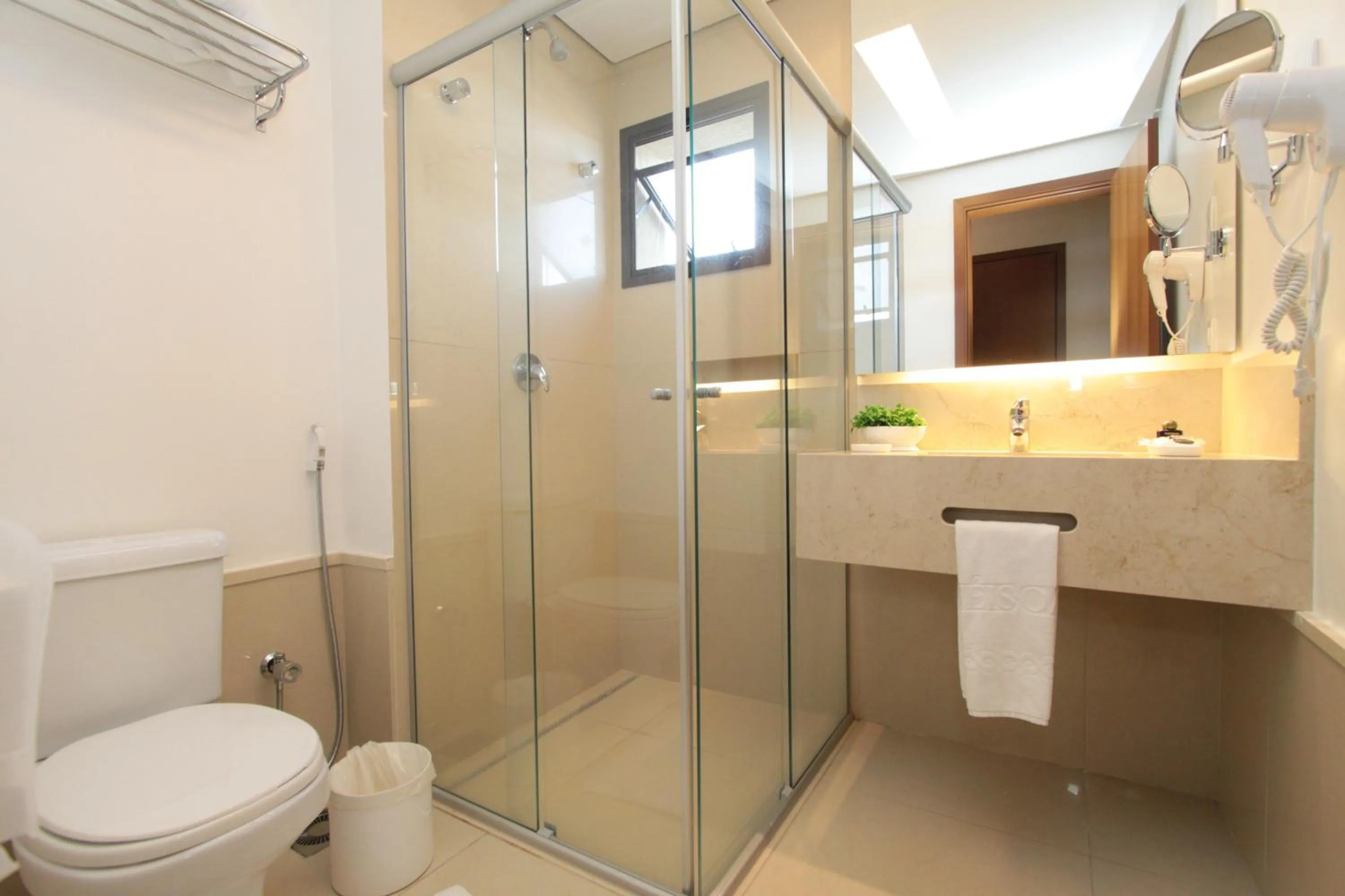 Shower in Oasis Tower Hotel