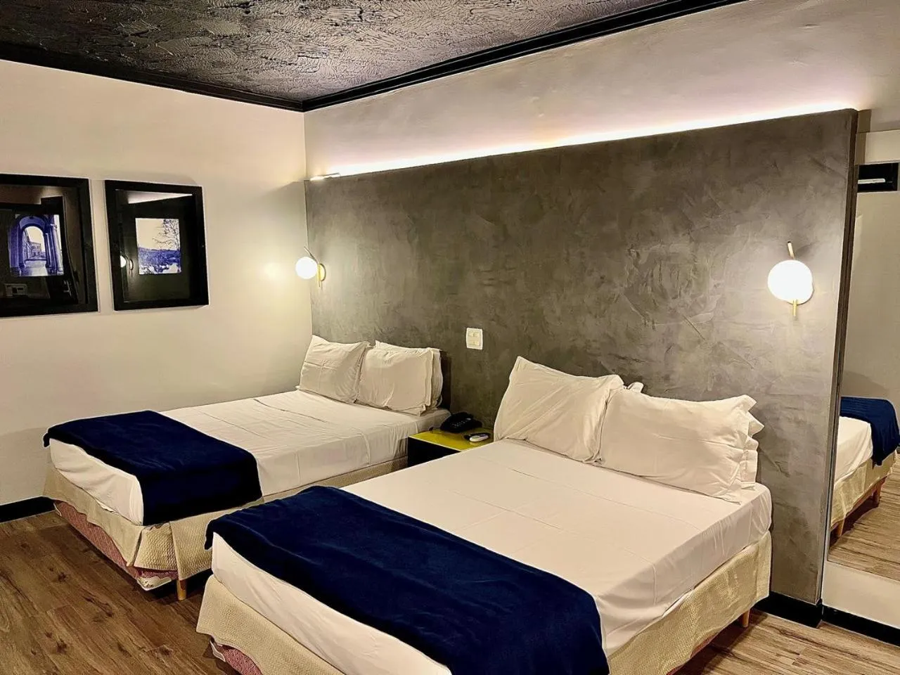 Photo of the whole room, Bed in Oasis Tower Hotel