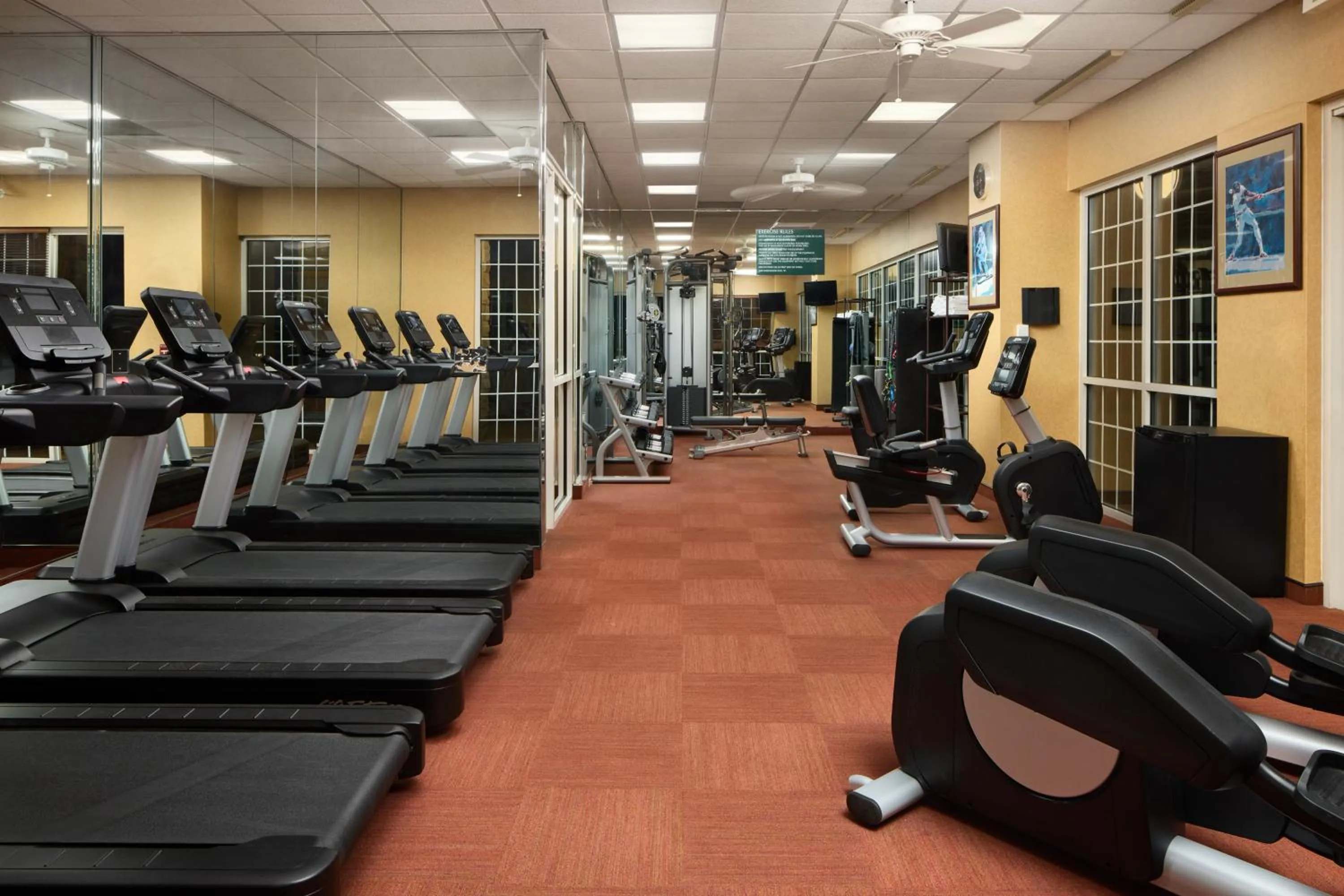 Fitness centre/facilities in Chateau on the Lake Resort Spa and Convention Center