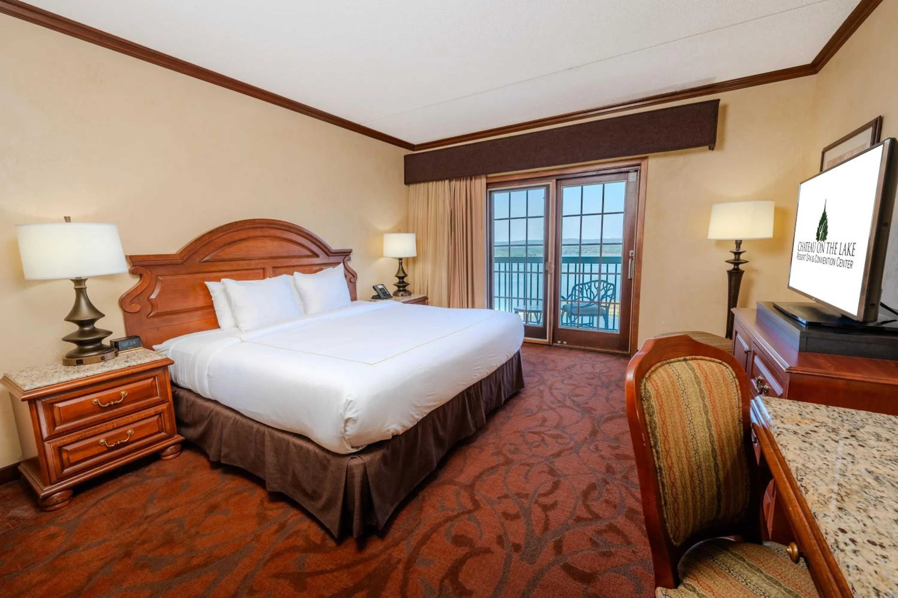 Bedroom, Bed in Chateau on the Lake Resort Spa and Convention Center