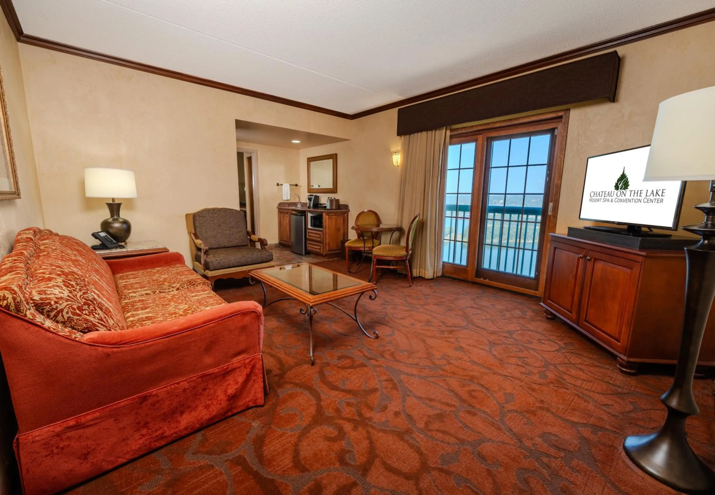 Living room in Chateau on the Lake Resort Spa and Convention Center