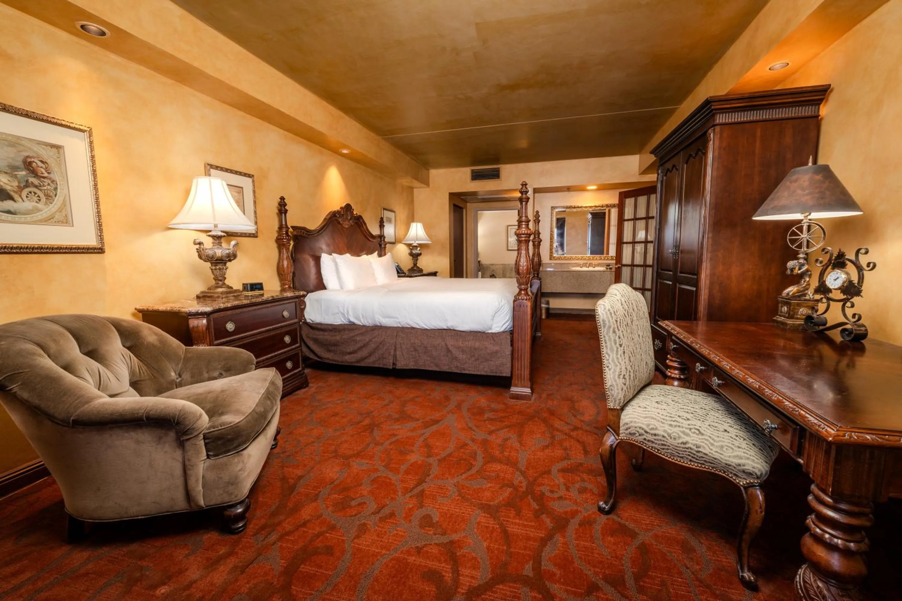 Bedroom, Bed in Chateau on the Lake Resort Spa and Convention Center