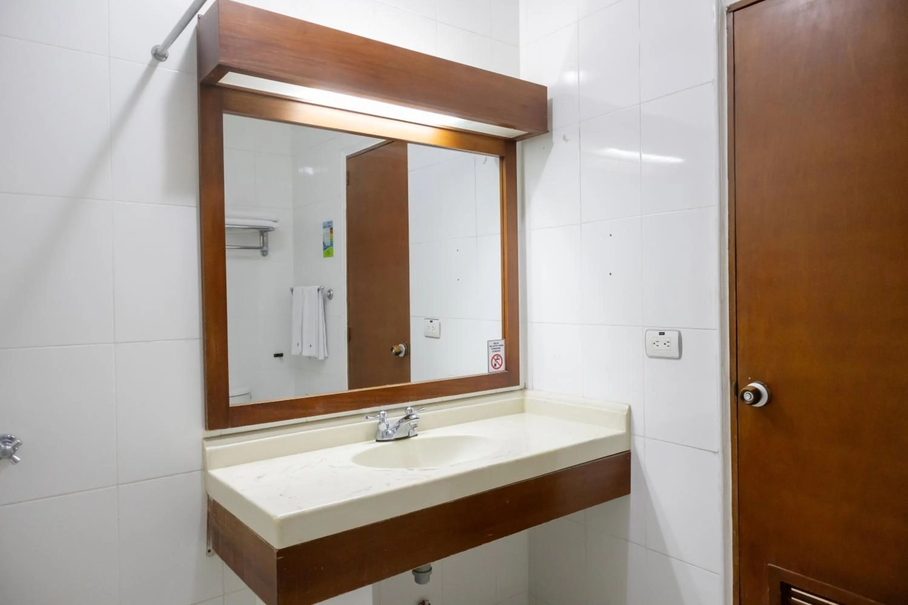 Bathroom in Hotel Faranda Bolivar Cucuta, a member of Radisson Individuals