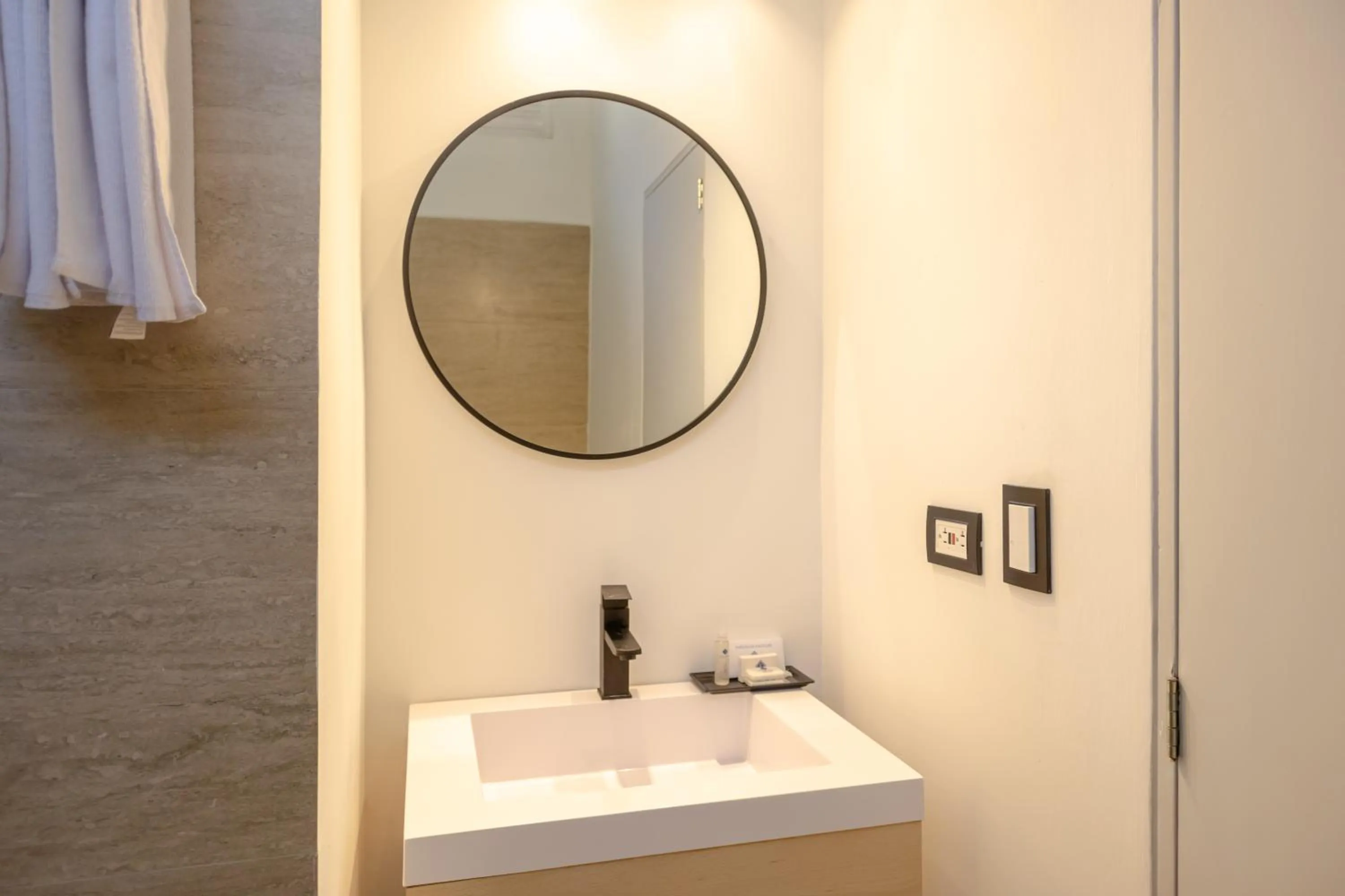 Bathroom in Hotel Faranda Bolivar Cucuta, a member of Radisson Individuals
