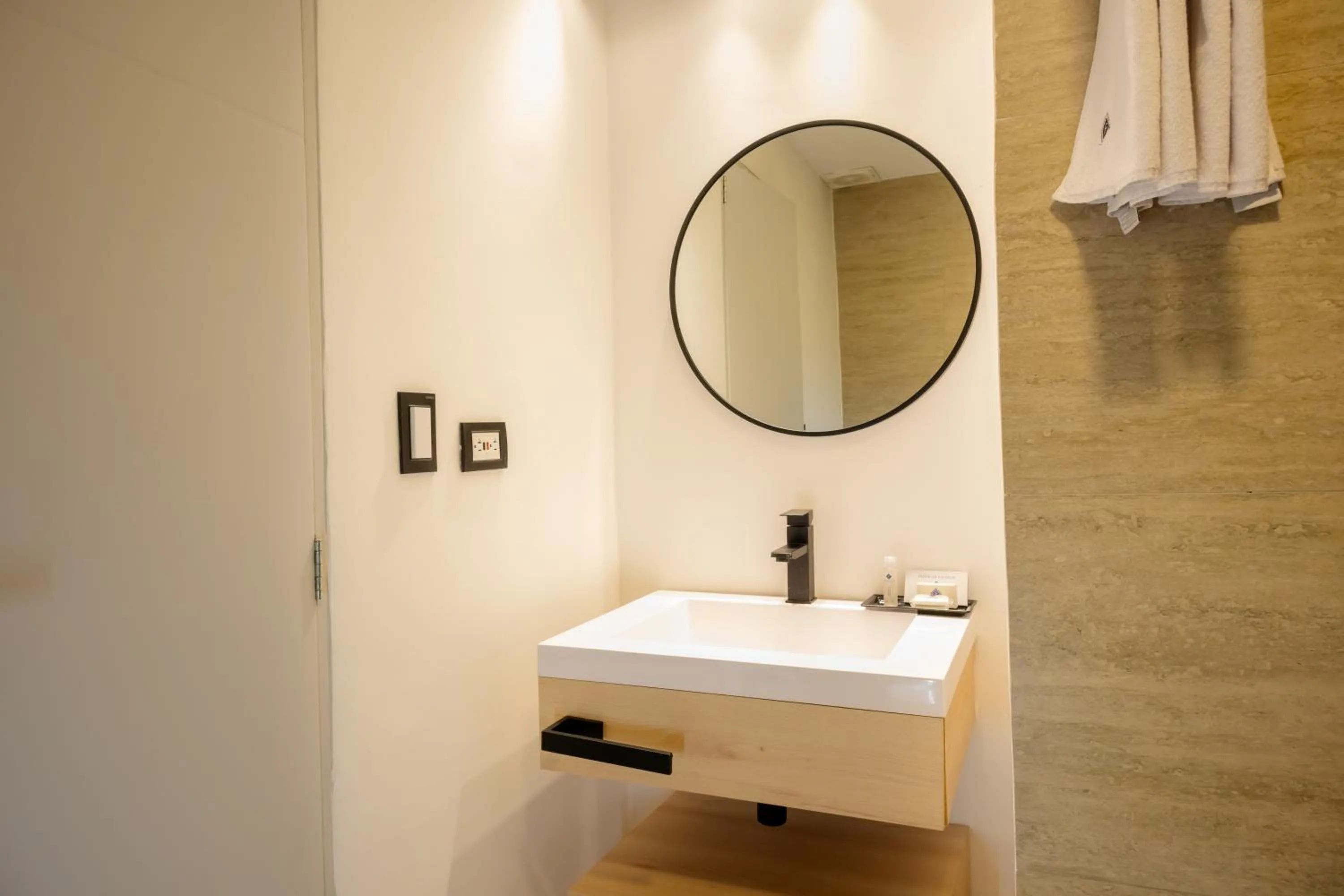 Bathroom in Hotel Faranda Bolivar Cucuta, a member of Radisson Individuals