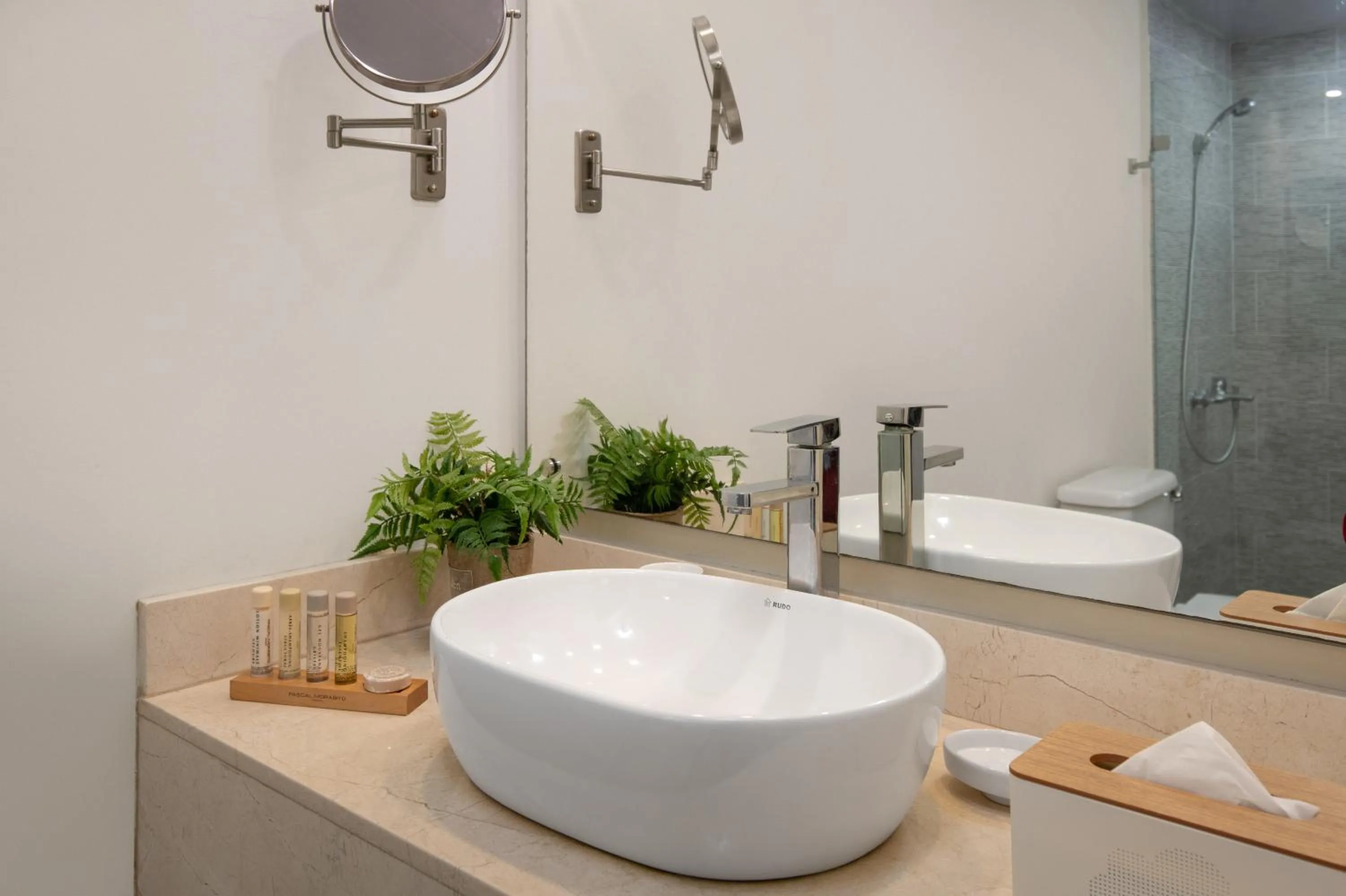 Bathroom in Hodelpa Caribe Colonial