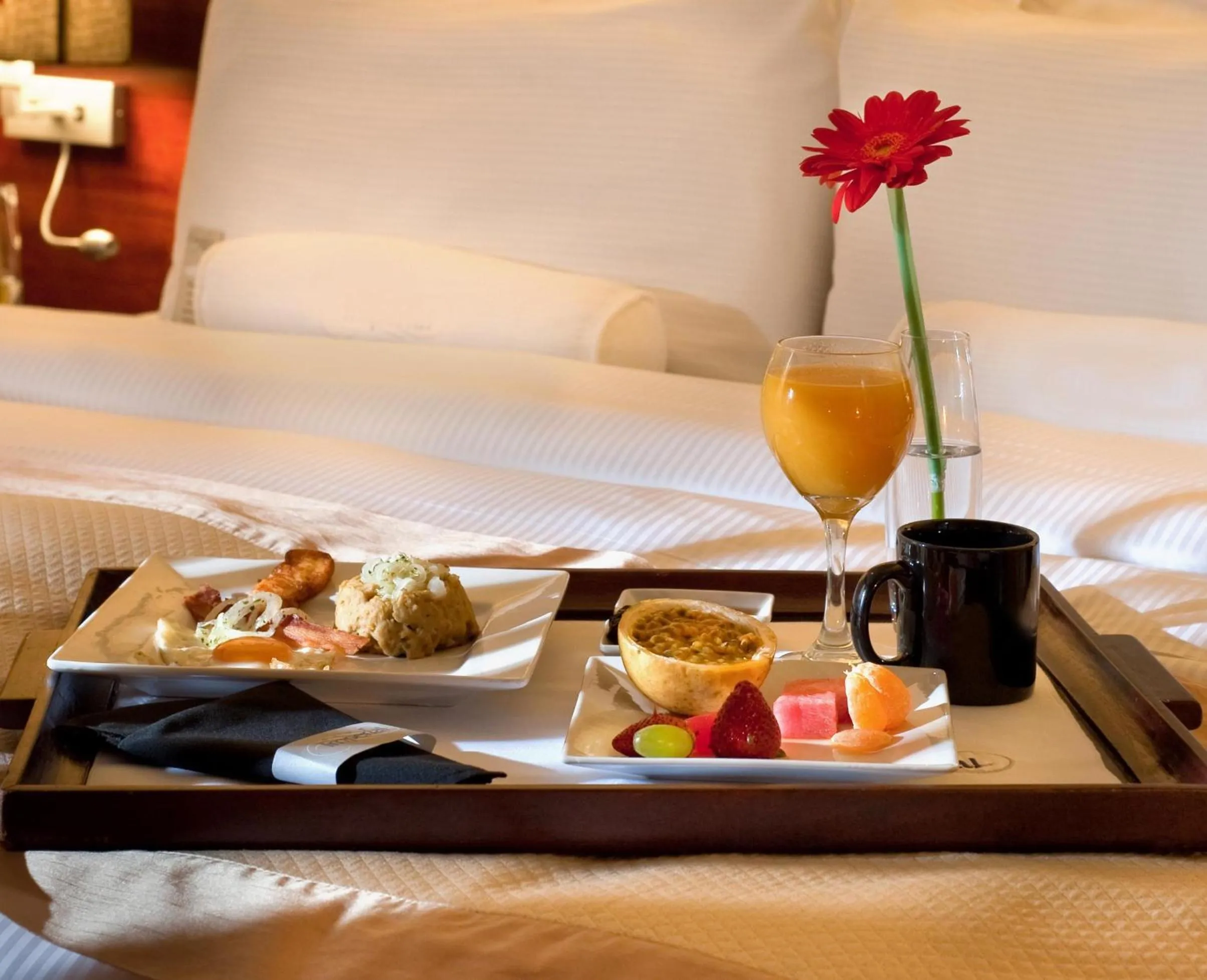 Restaurant/places to eat, Bed in Hodelpa Caribe Colonial