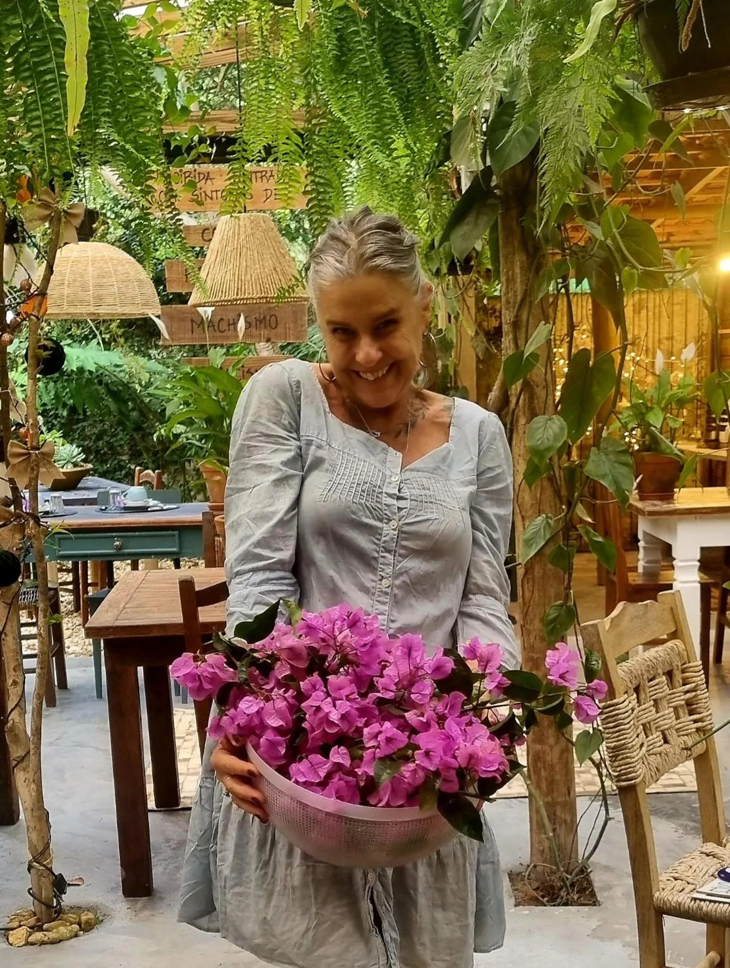 People in Pousada Santarina