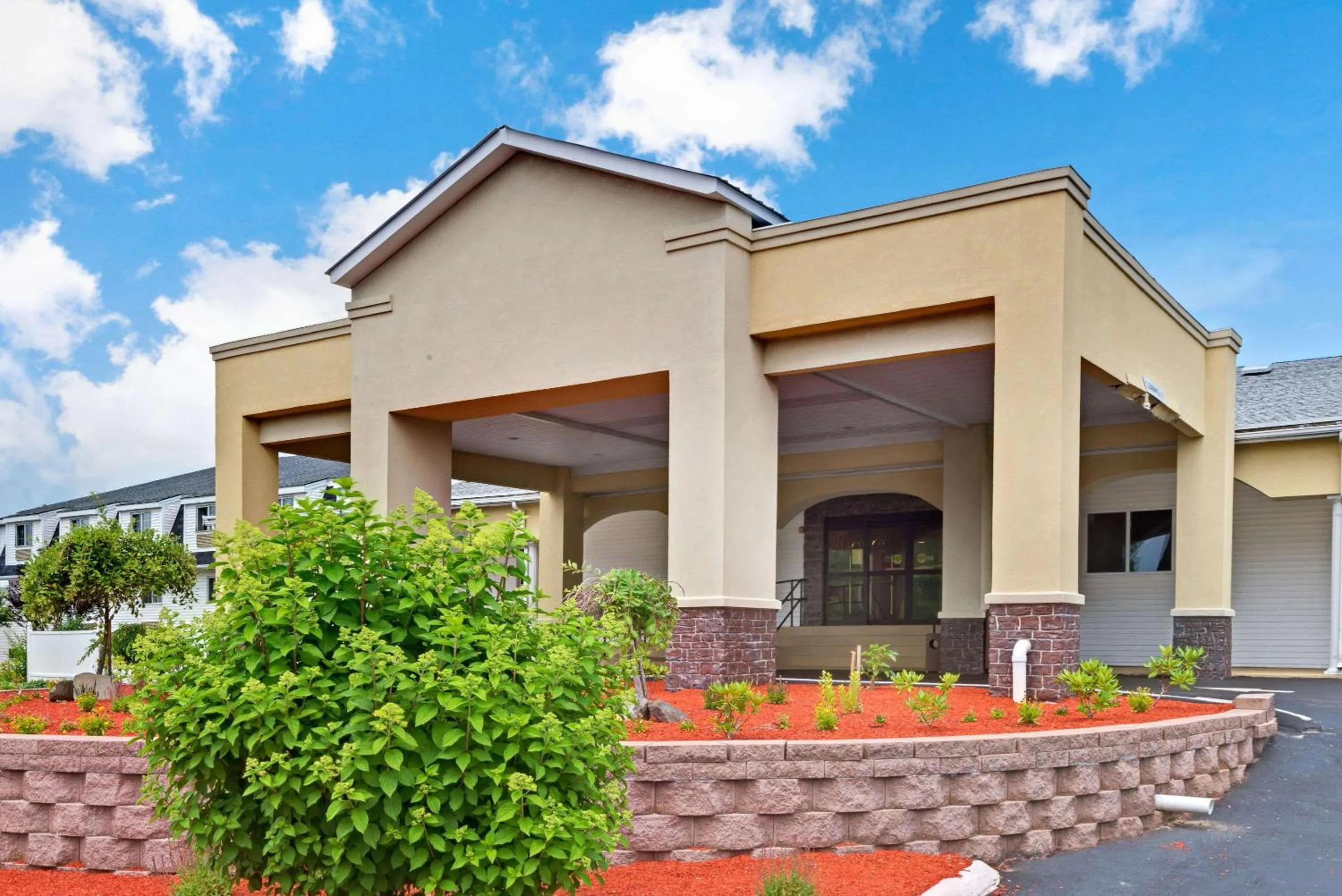 Property building in Ramada by Wyndham Kittery