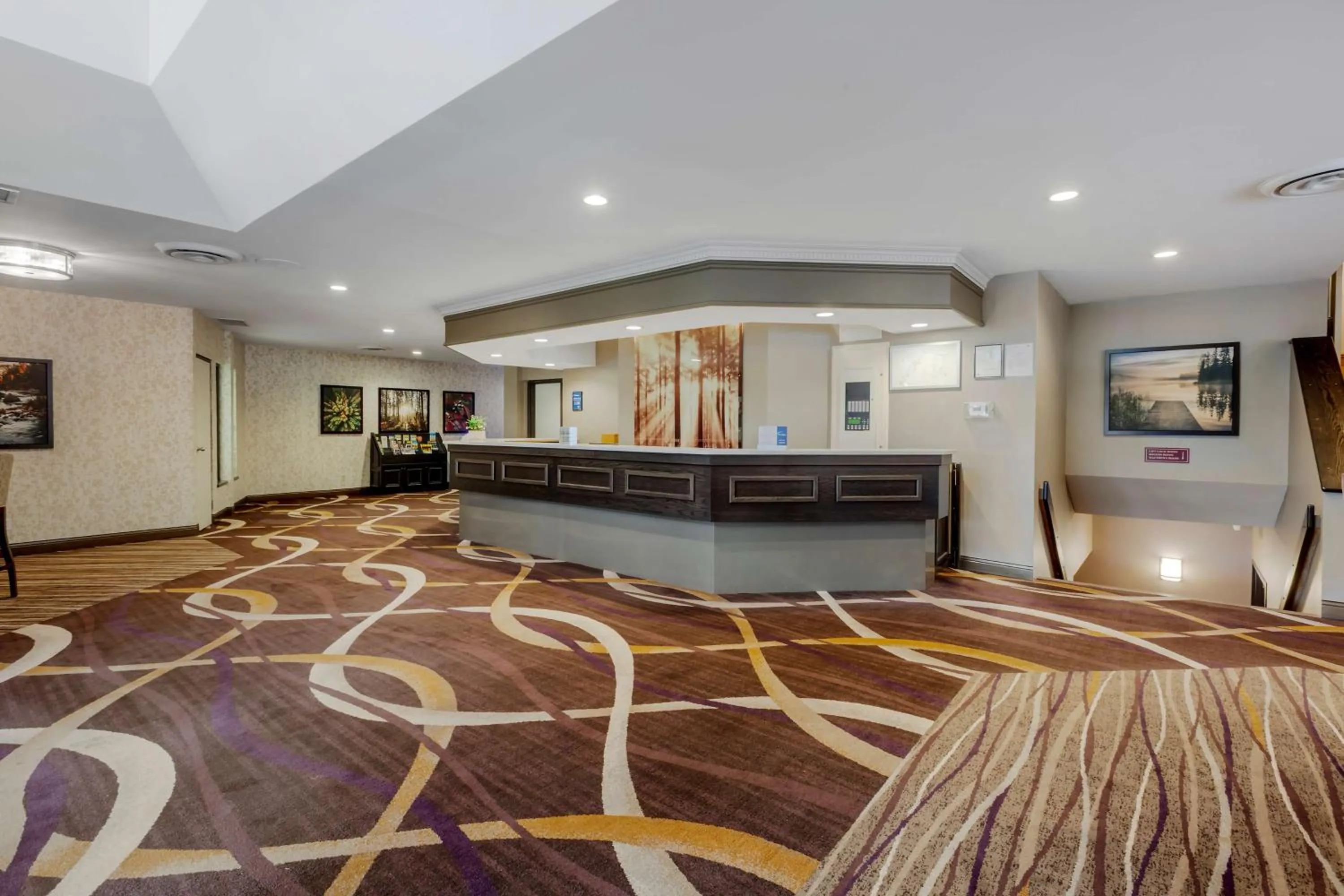 Lobby or reception in Best Western Plus Otonabee Inn