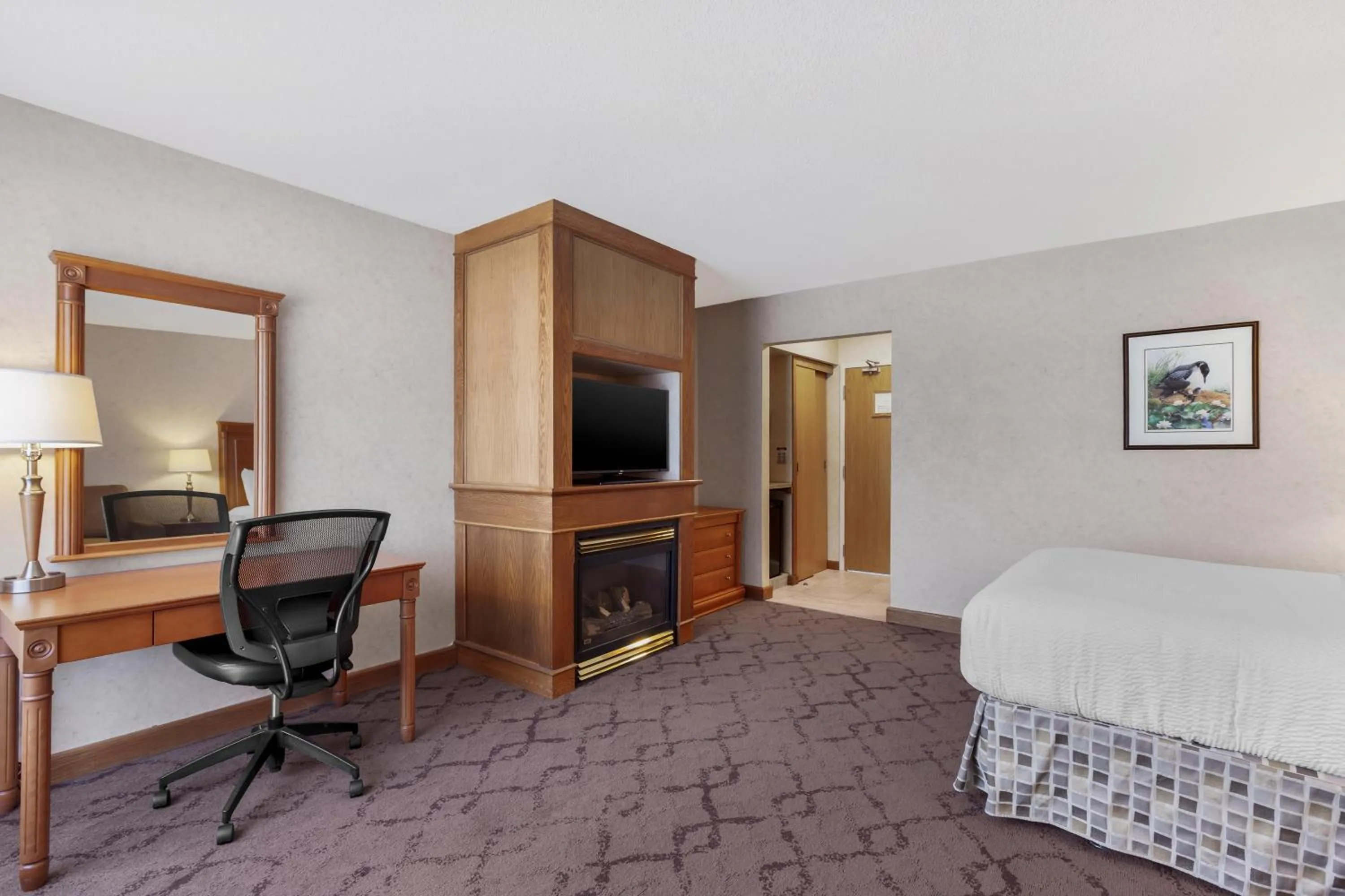 Bedroom, Bed in Best Western Plus Otonabee Inn