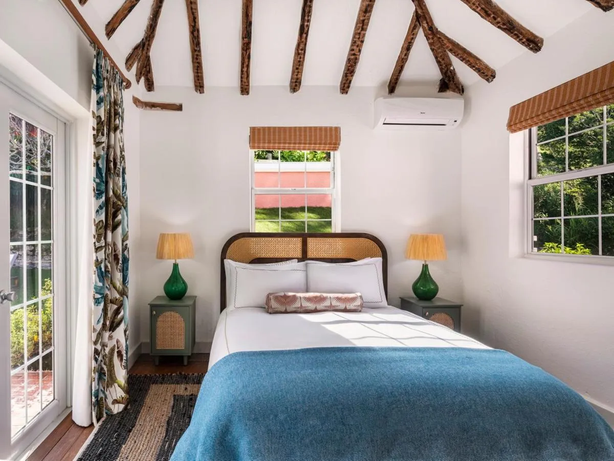 Bed in Cambridge Beaches Resort and Spa