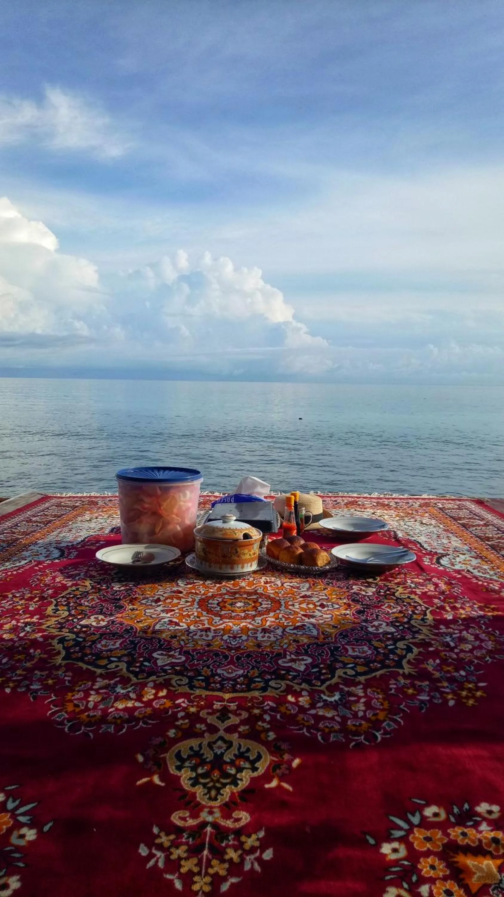 Breakfast in Ora Sunrise View