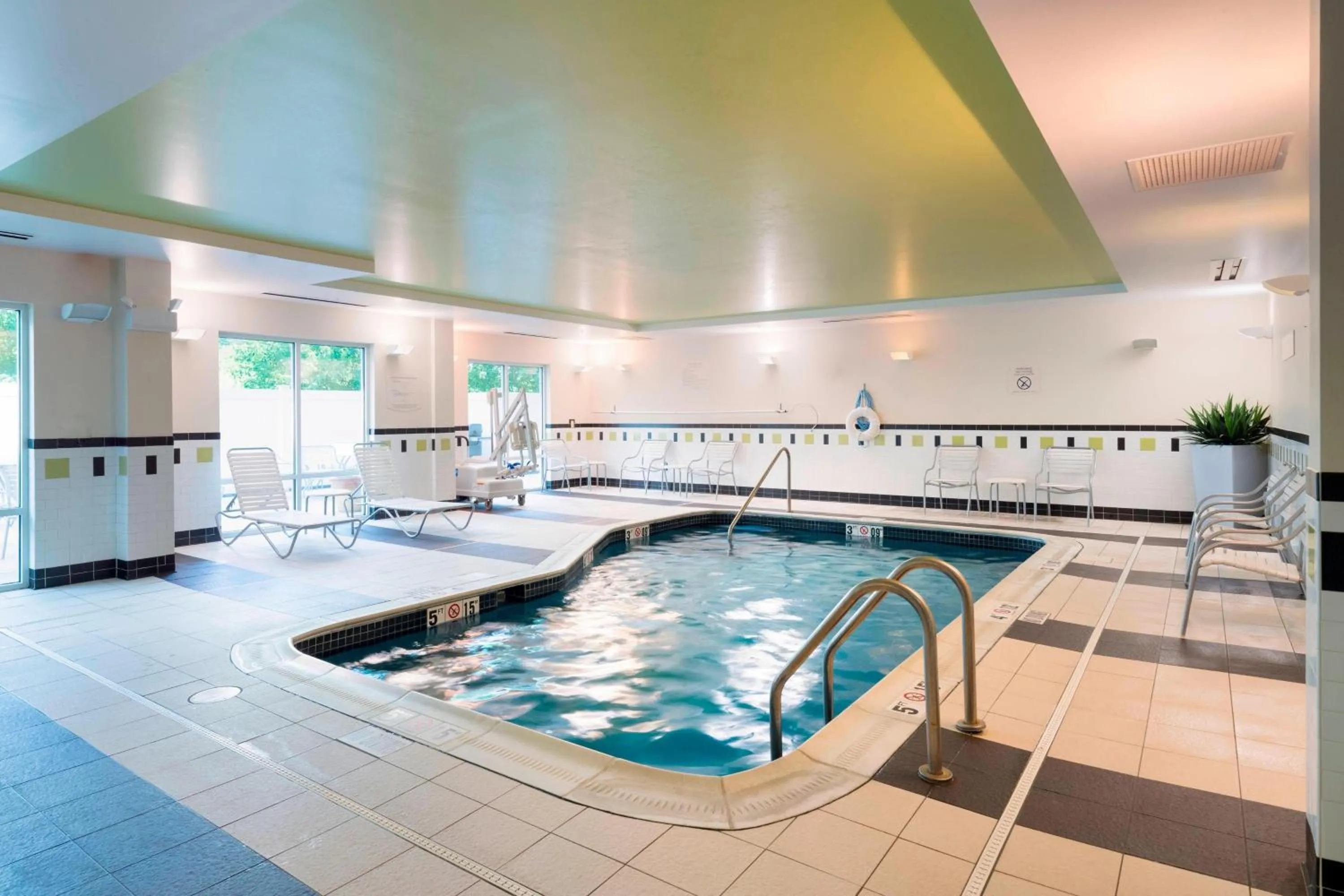 Swimming pool in Fairfield Inn & Suites Huntingdon Raystown Lake