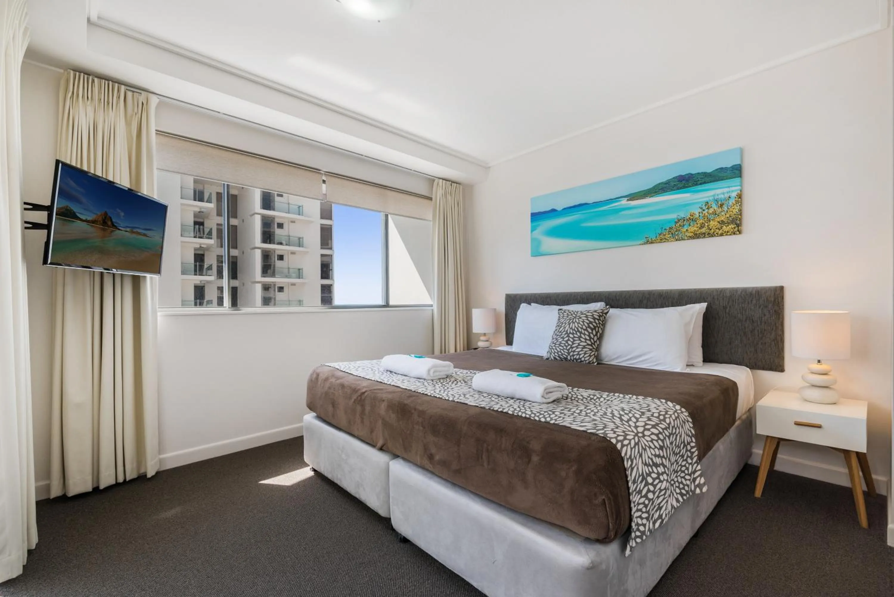 Bed in Seamark on First