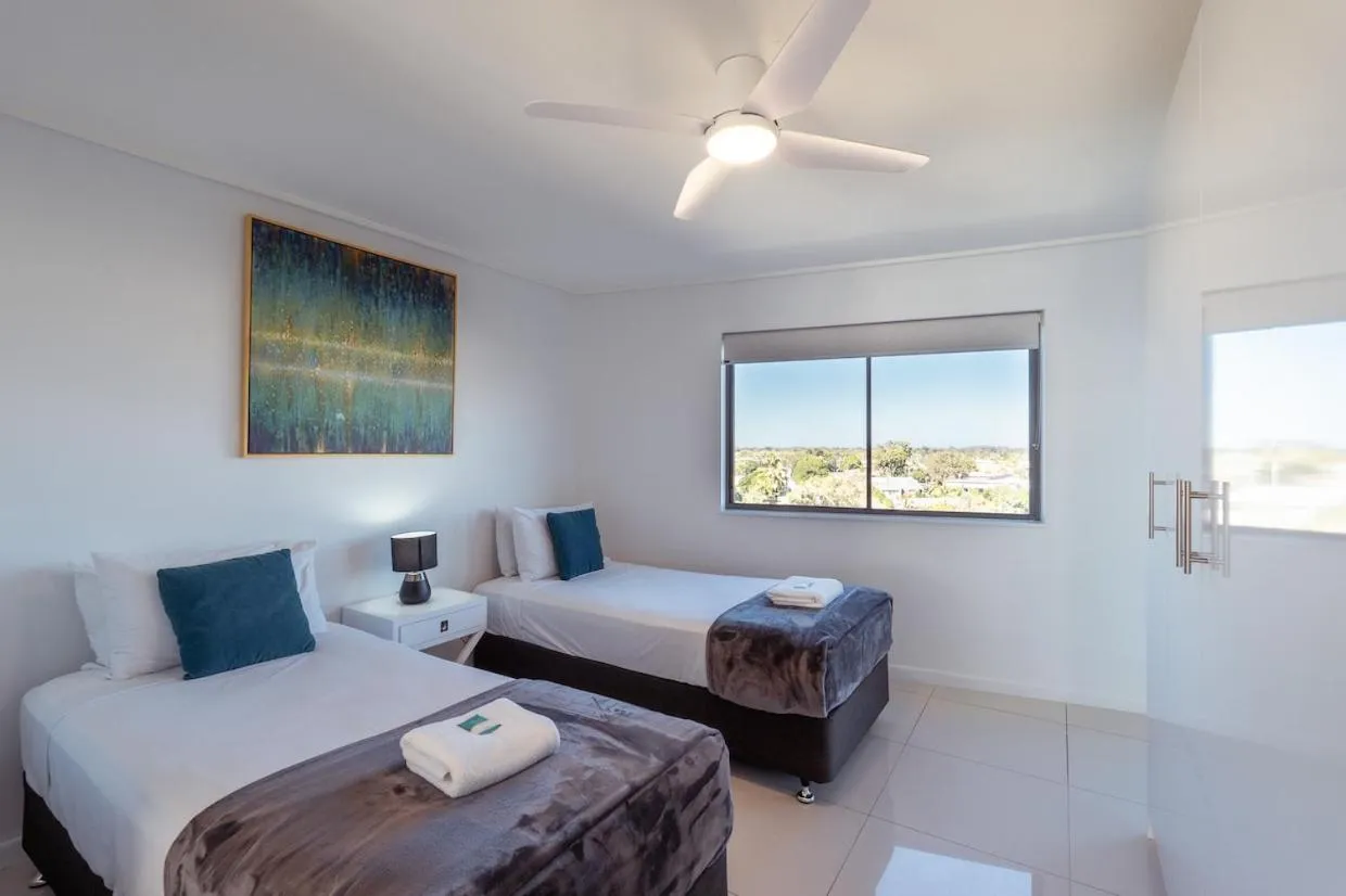 Bed in Seamark on First