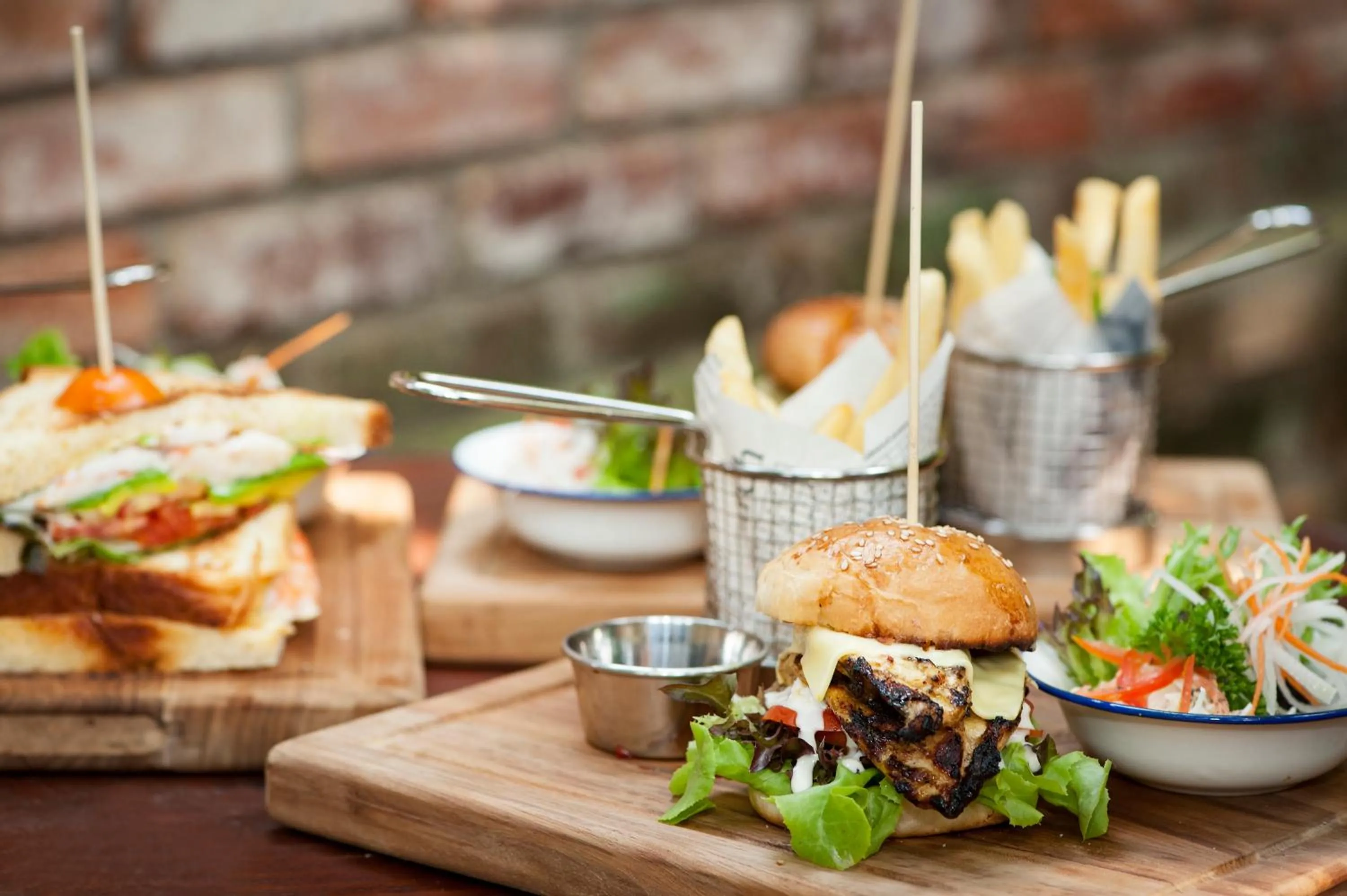 Restaurant/places to eat in Reef Villa