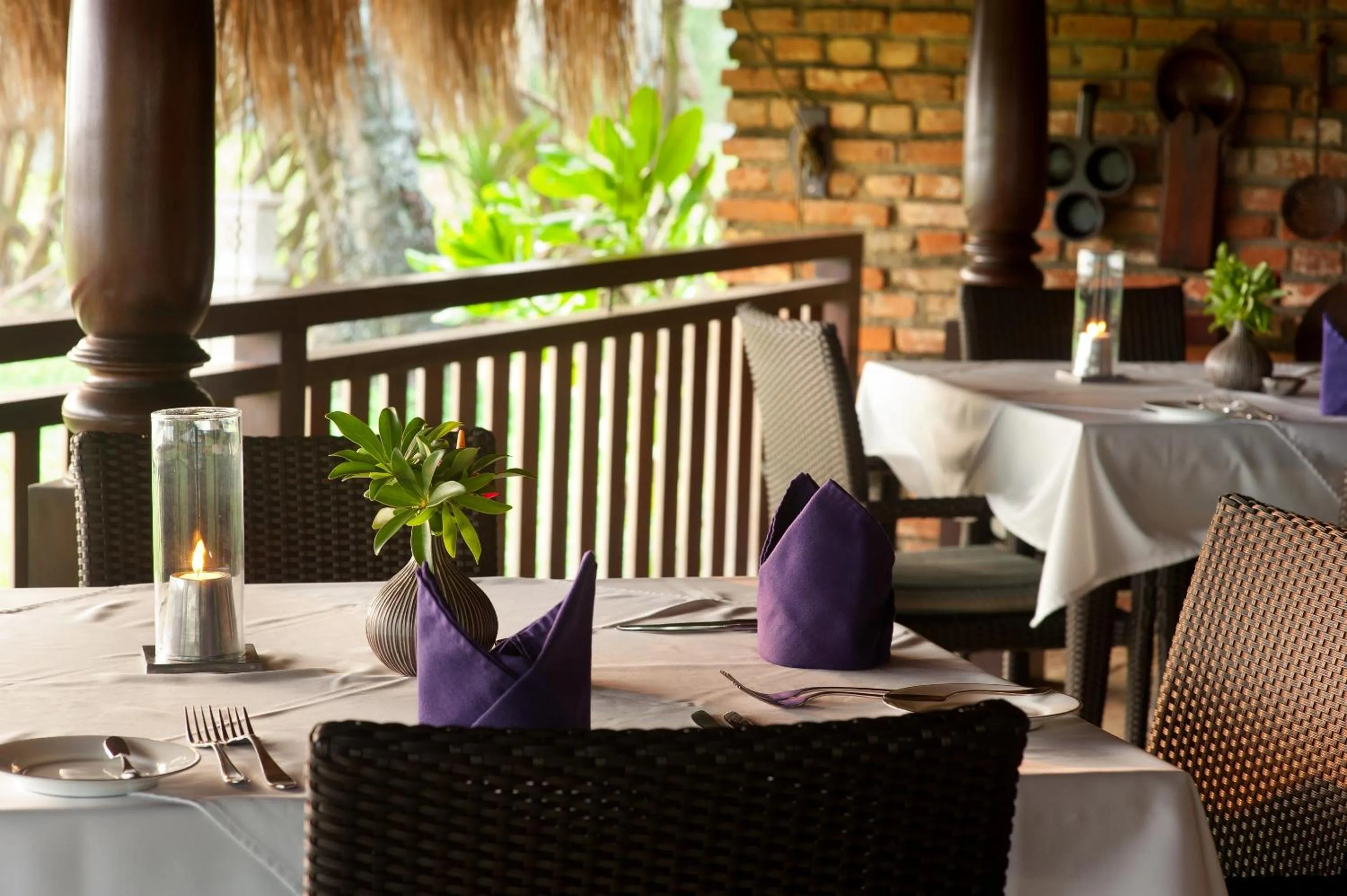 Restaurant/places to eat in Reef Villa