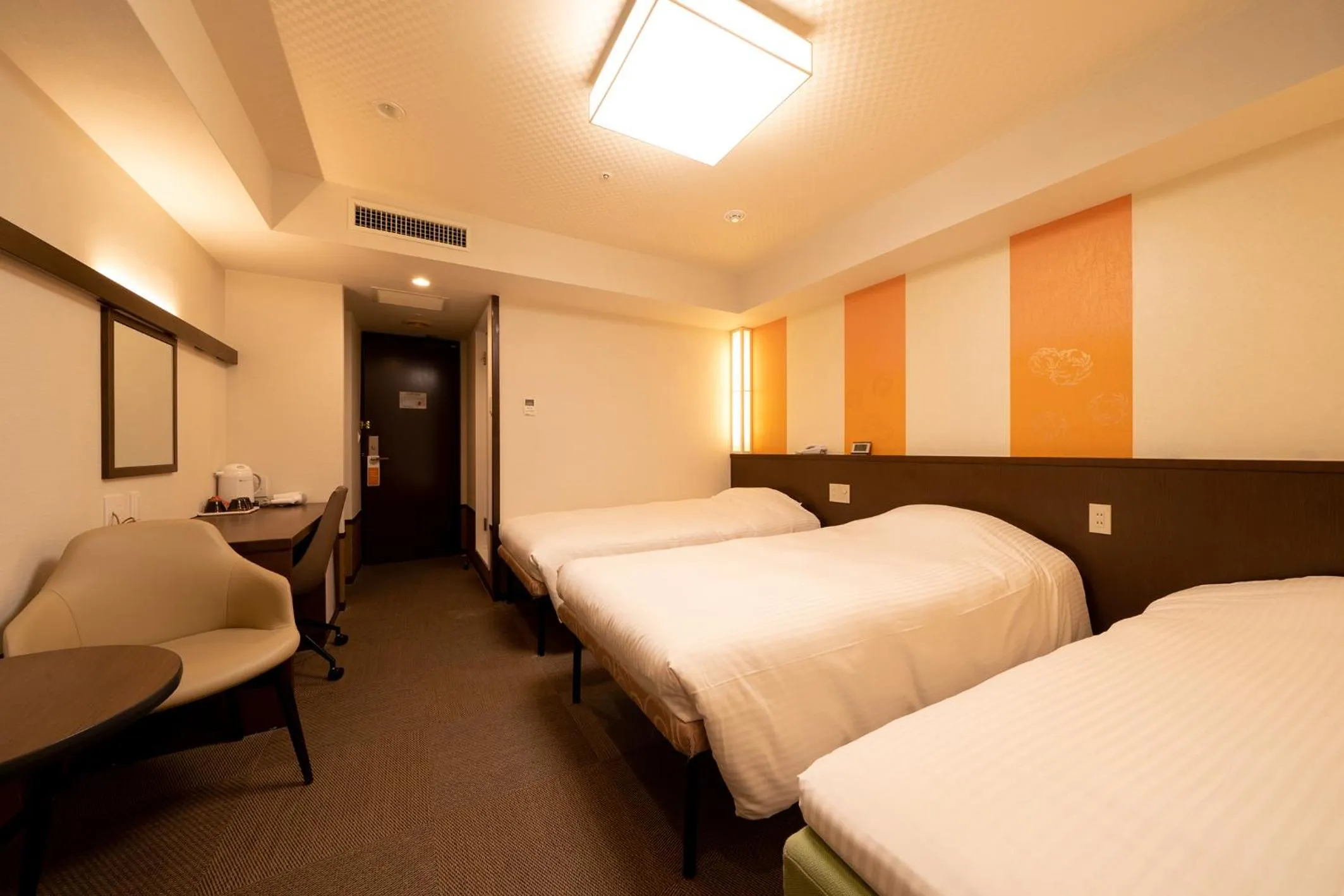 Photo of the whole room, Bed in Hotel Sunlite Shinjuku