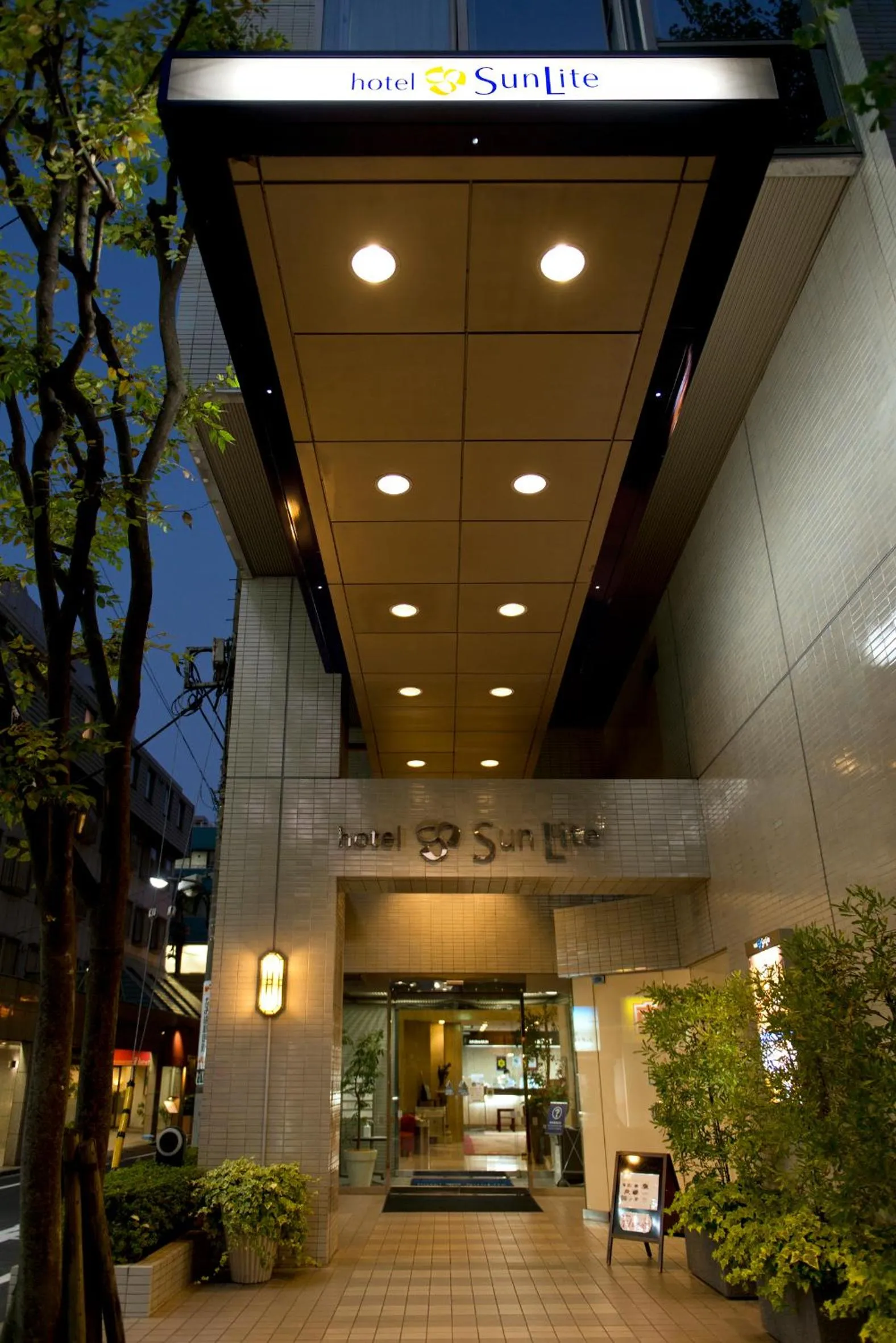 Facade/entrance in Hotel Sunlite Shinjuku