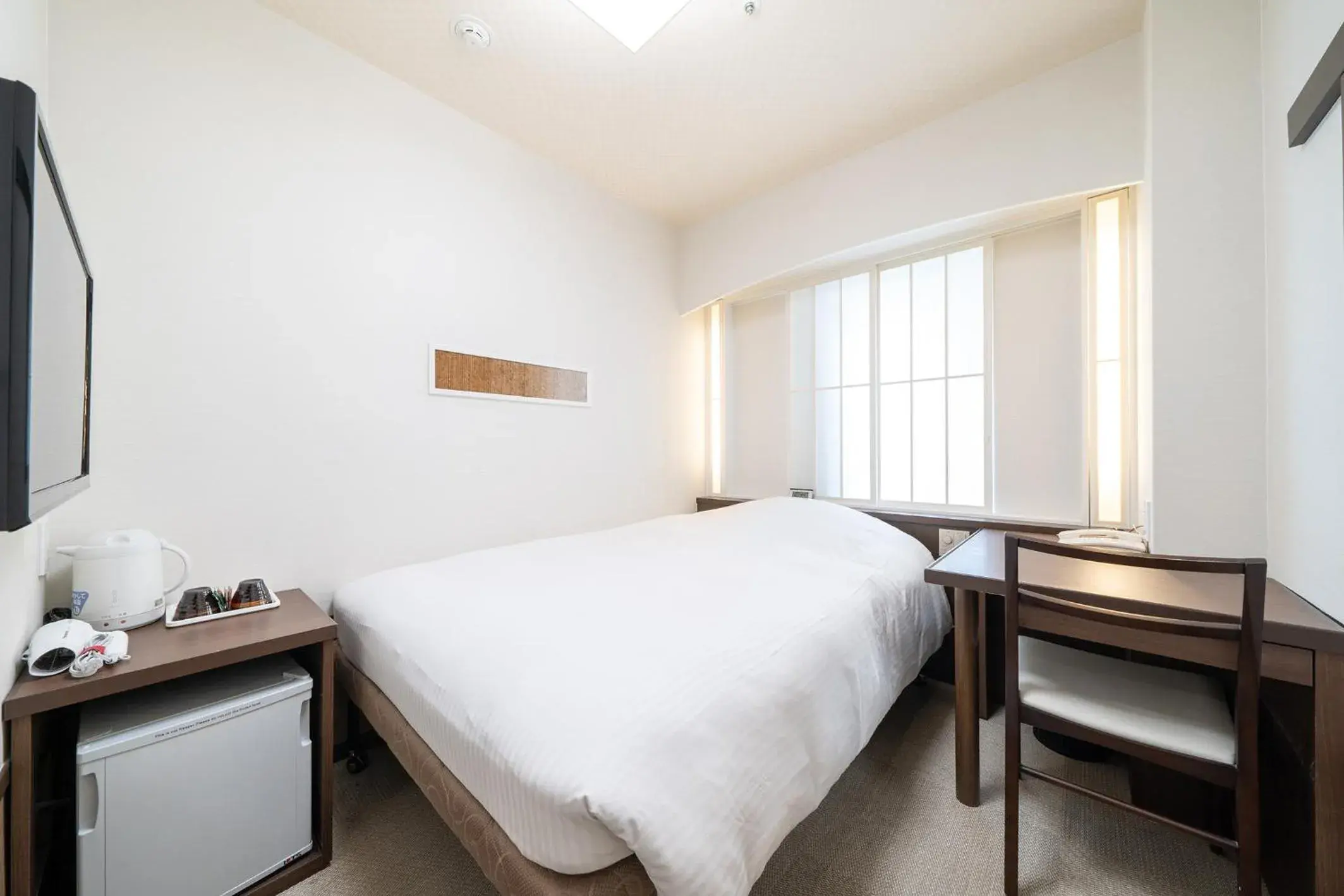Double Room with Small Double Bed - single occupancy - Main Building - No Cleaning - Smoking in Hotel Sunlite Shinjuku Double Room with Small Double Bed - single occupancy - Main Building - No Cleaning - Smoking in Hotel Sunlite Shinjuku