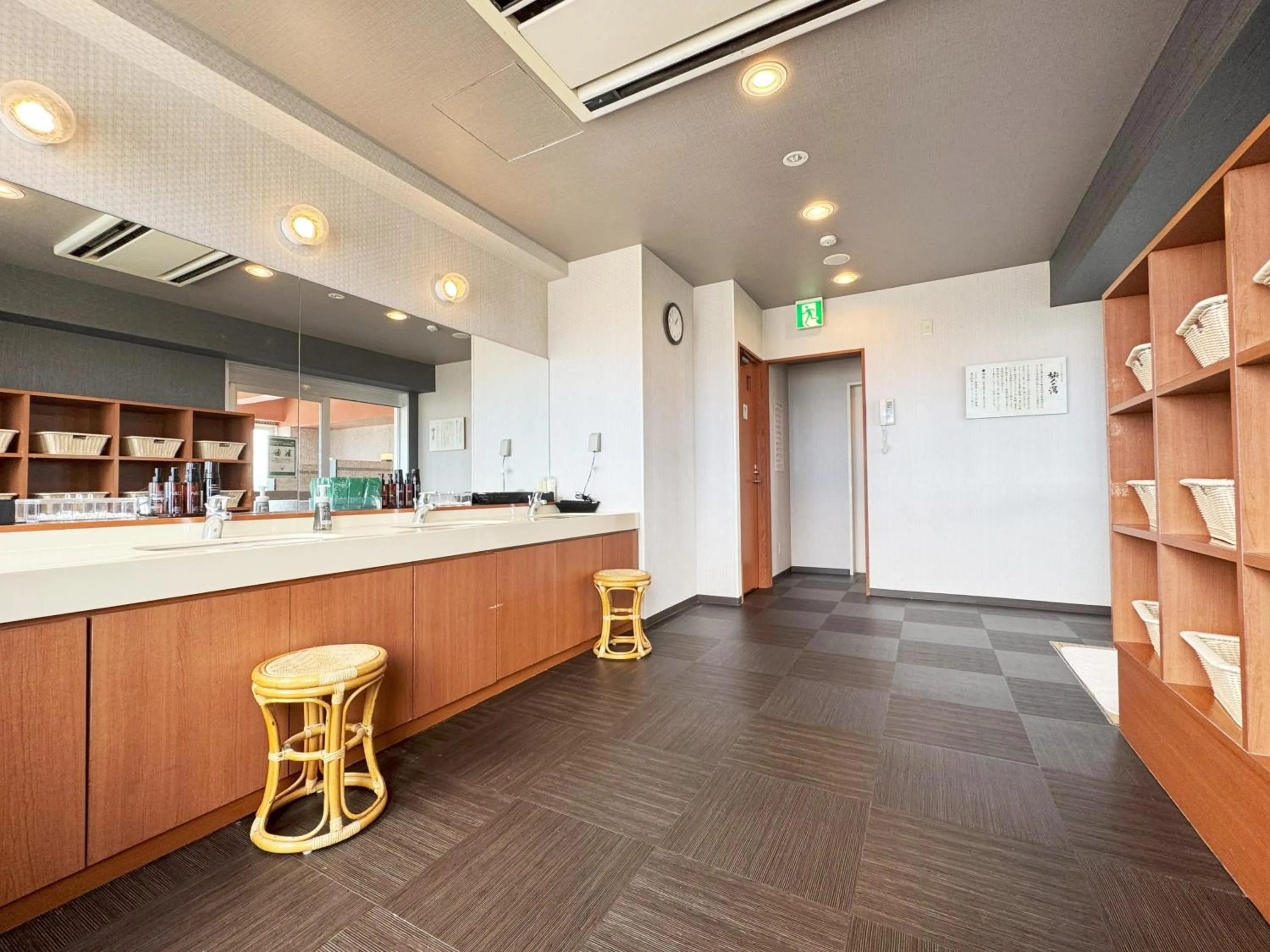 Public Bath in Hotel Route-Inn Nahatomariko