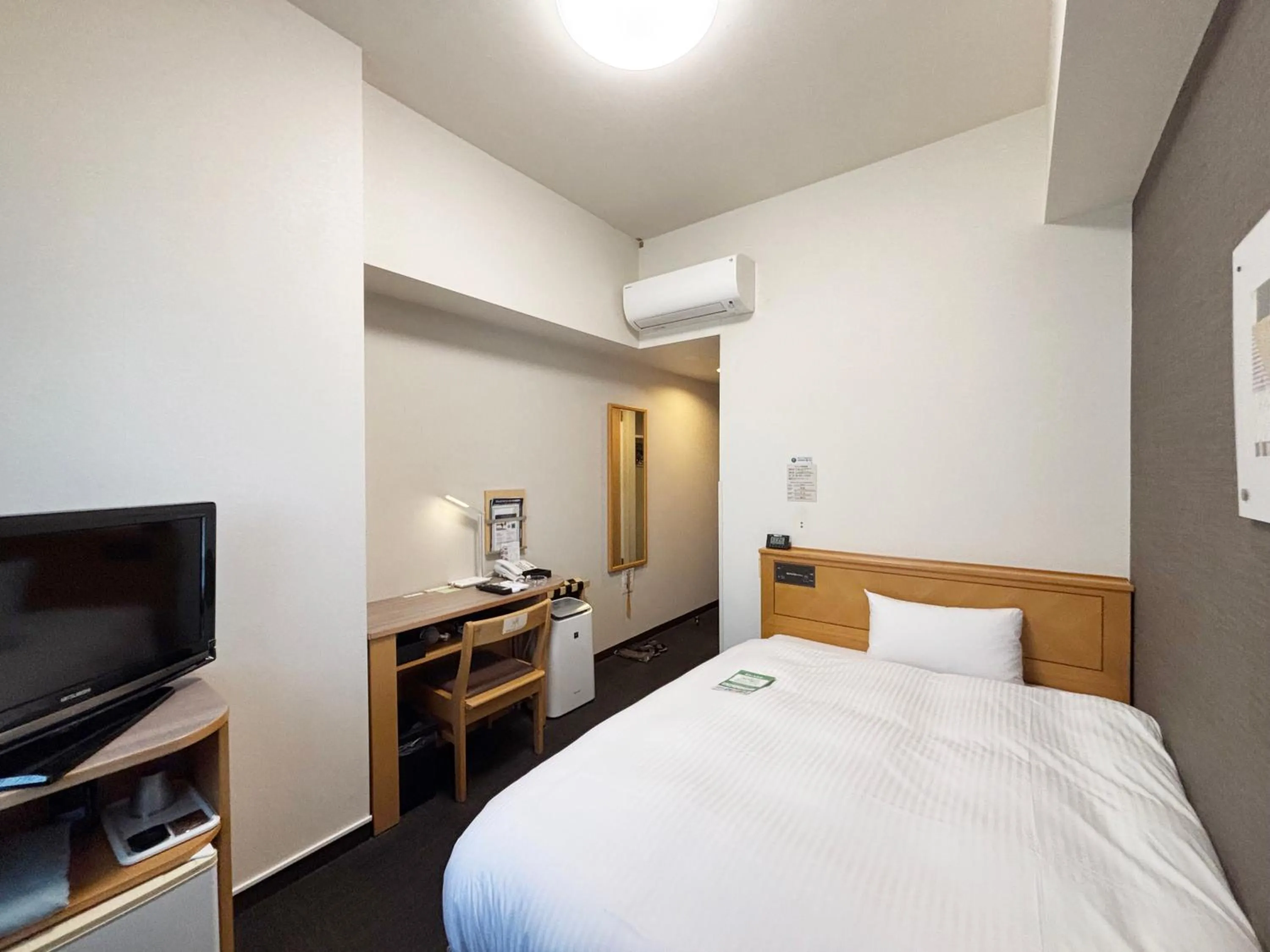 Photo of the whole room, Bed in Hotel Route-Inn Nahatomariko