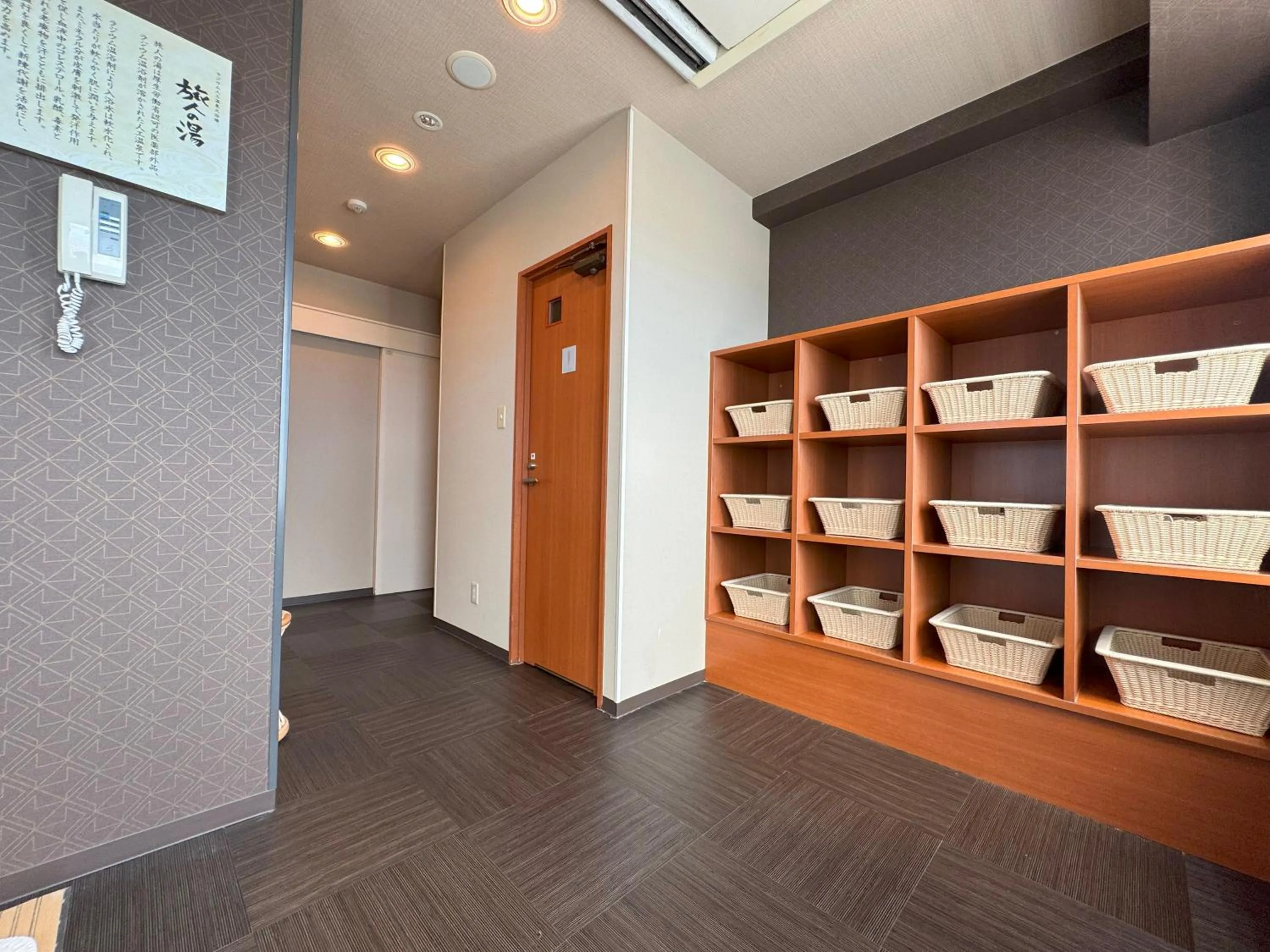 Public Bath in Hotel Route-Inn Nahatomariko