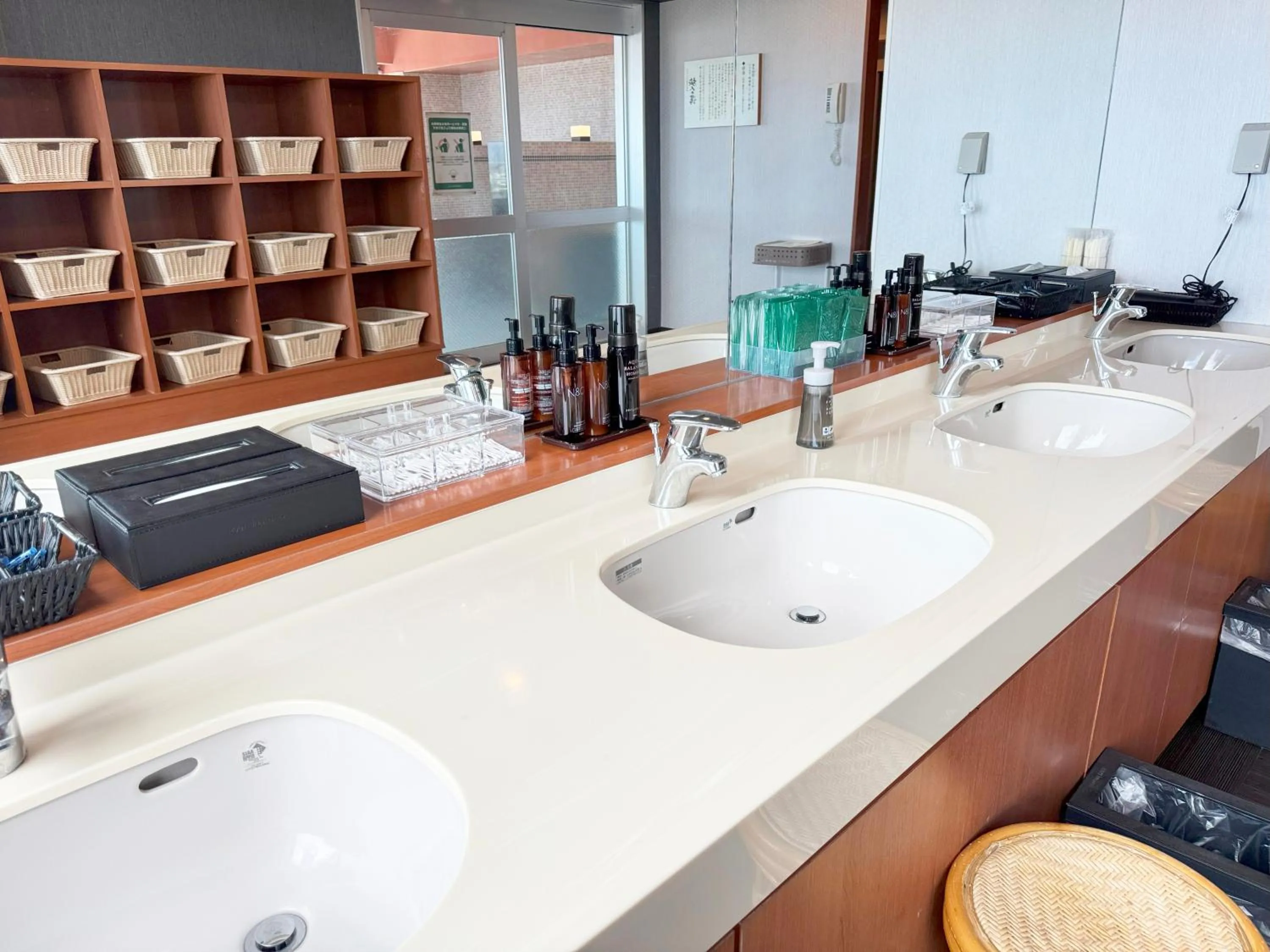 Public Bath in Hotel Route-Inn Nahatomariko