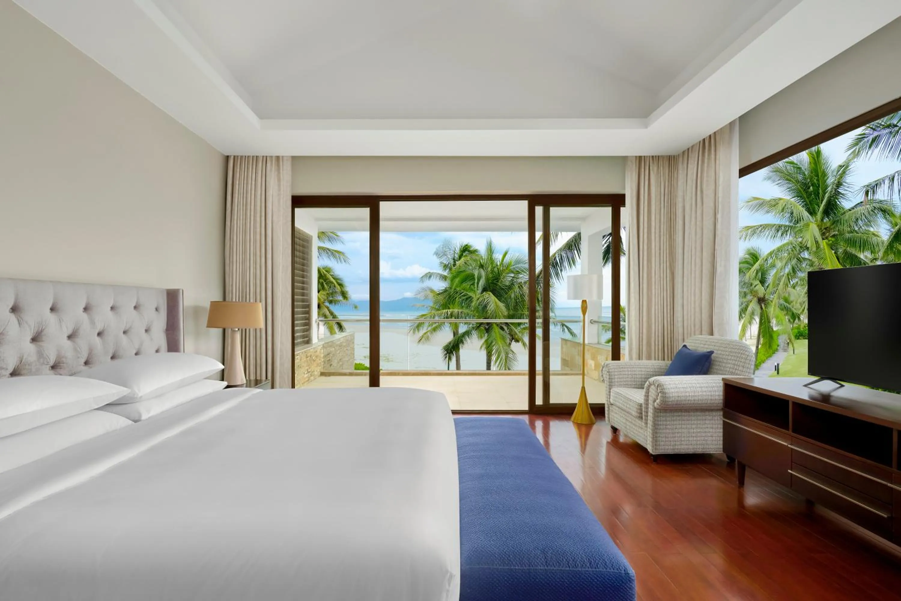 Property building, Bed in Danang Marriott Resort & Spa