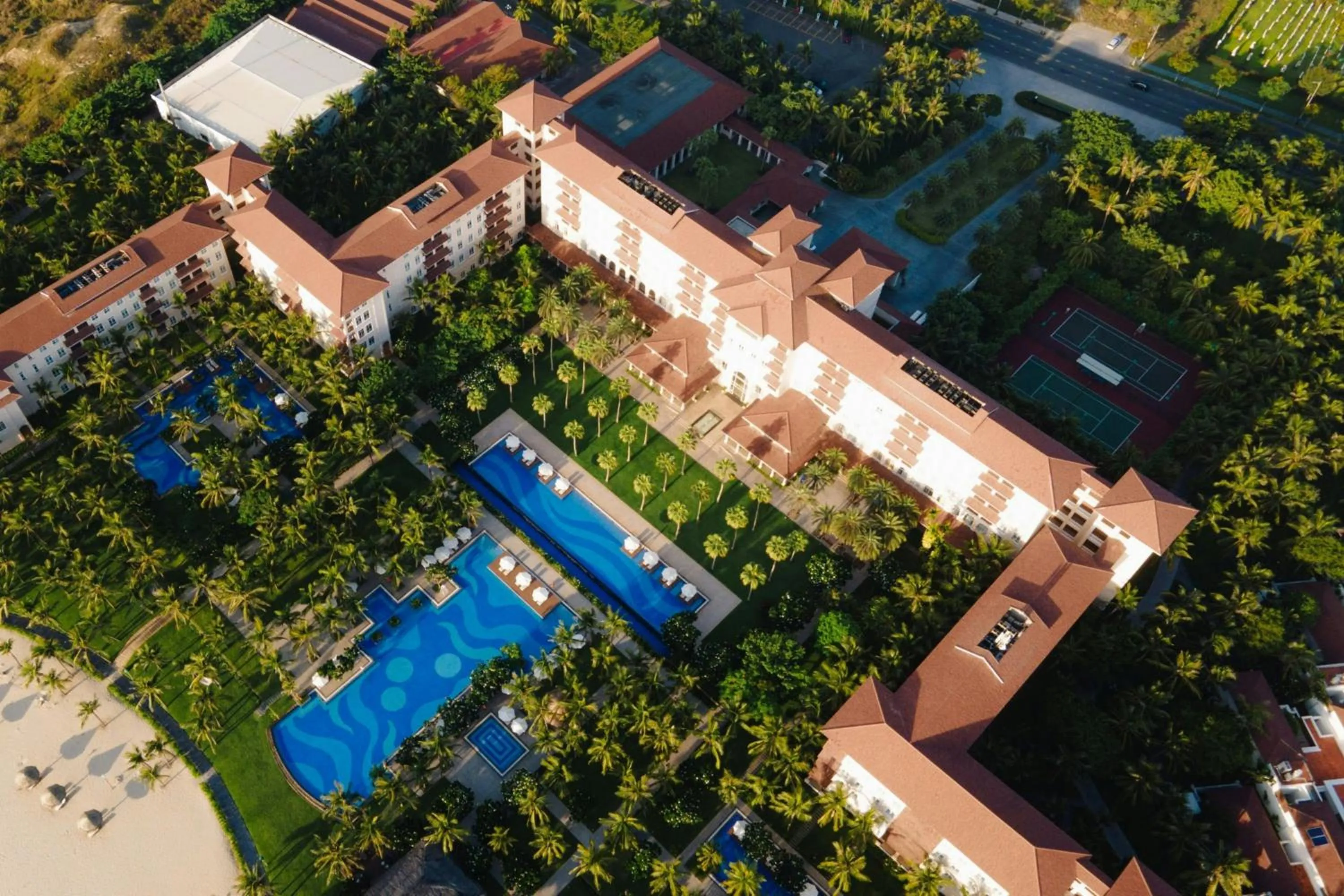 Swimming pool in Danang Marriott Resort & Spa