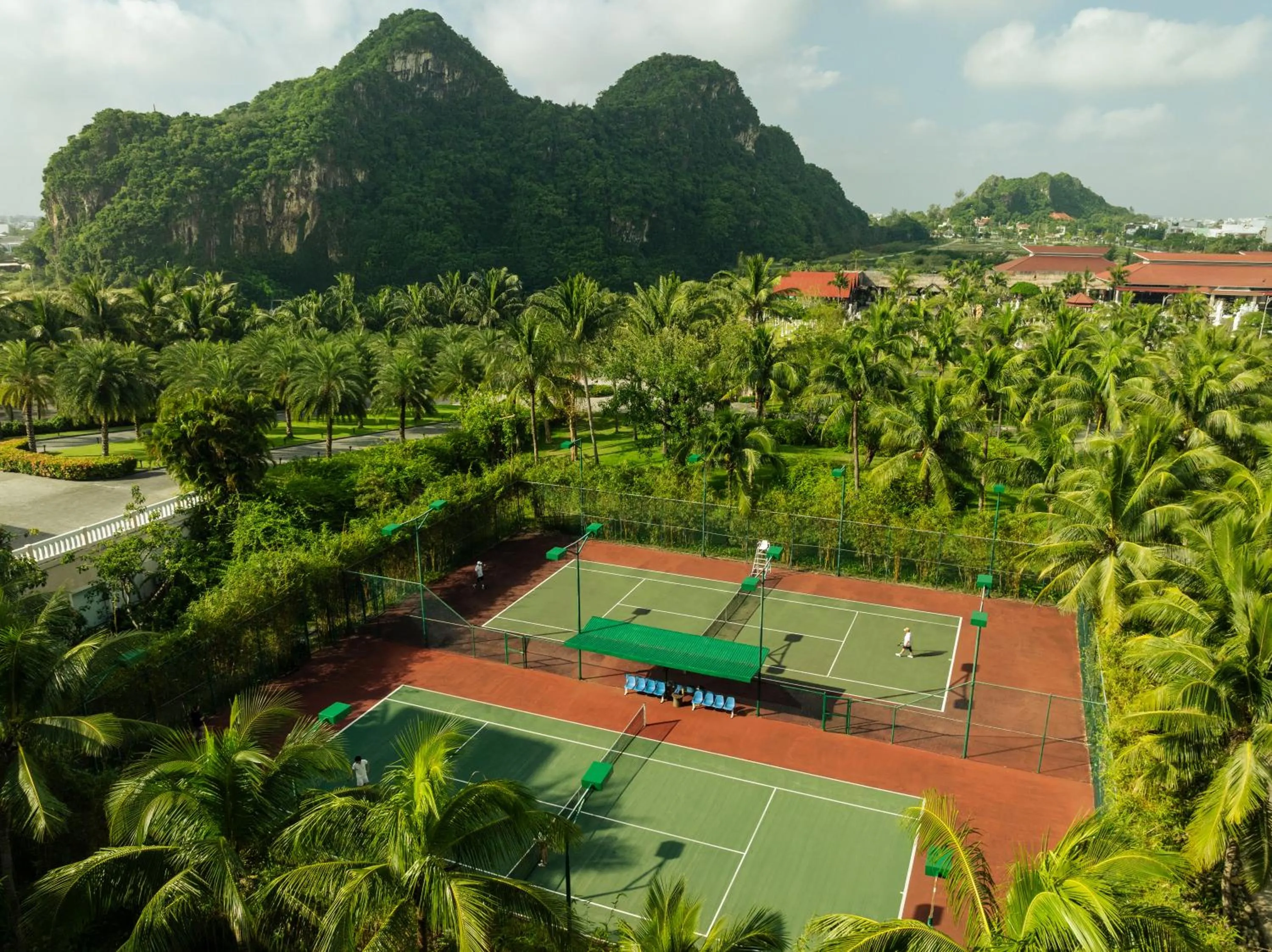 Tennis court in Danang Marriott Resort & Spa