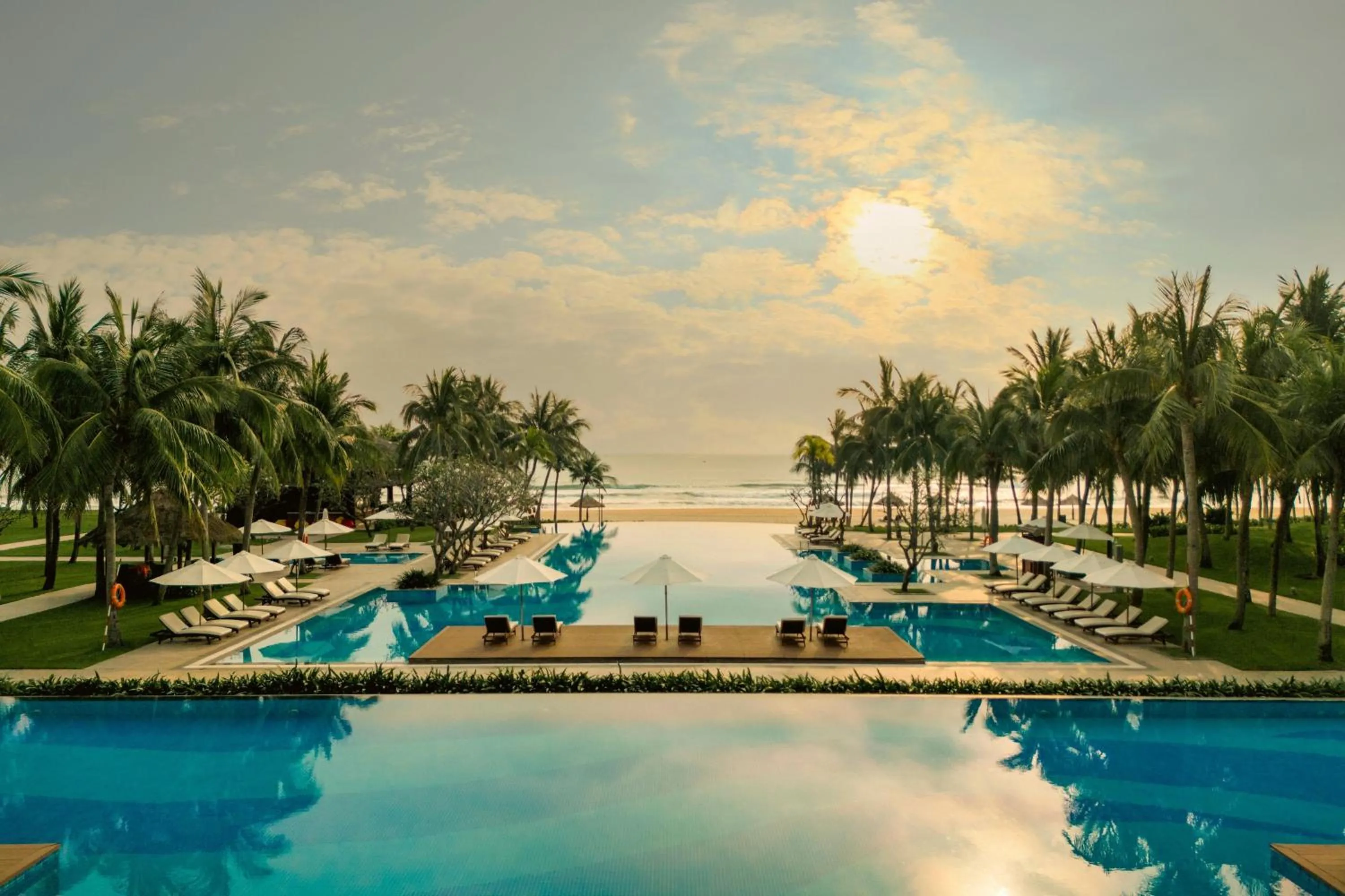 Swimming pool in Danang Marriott Resort & Spa