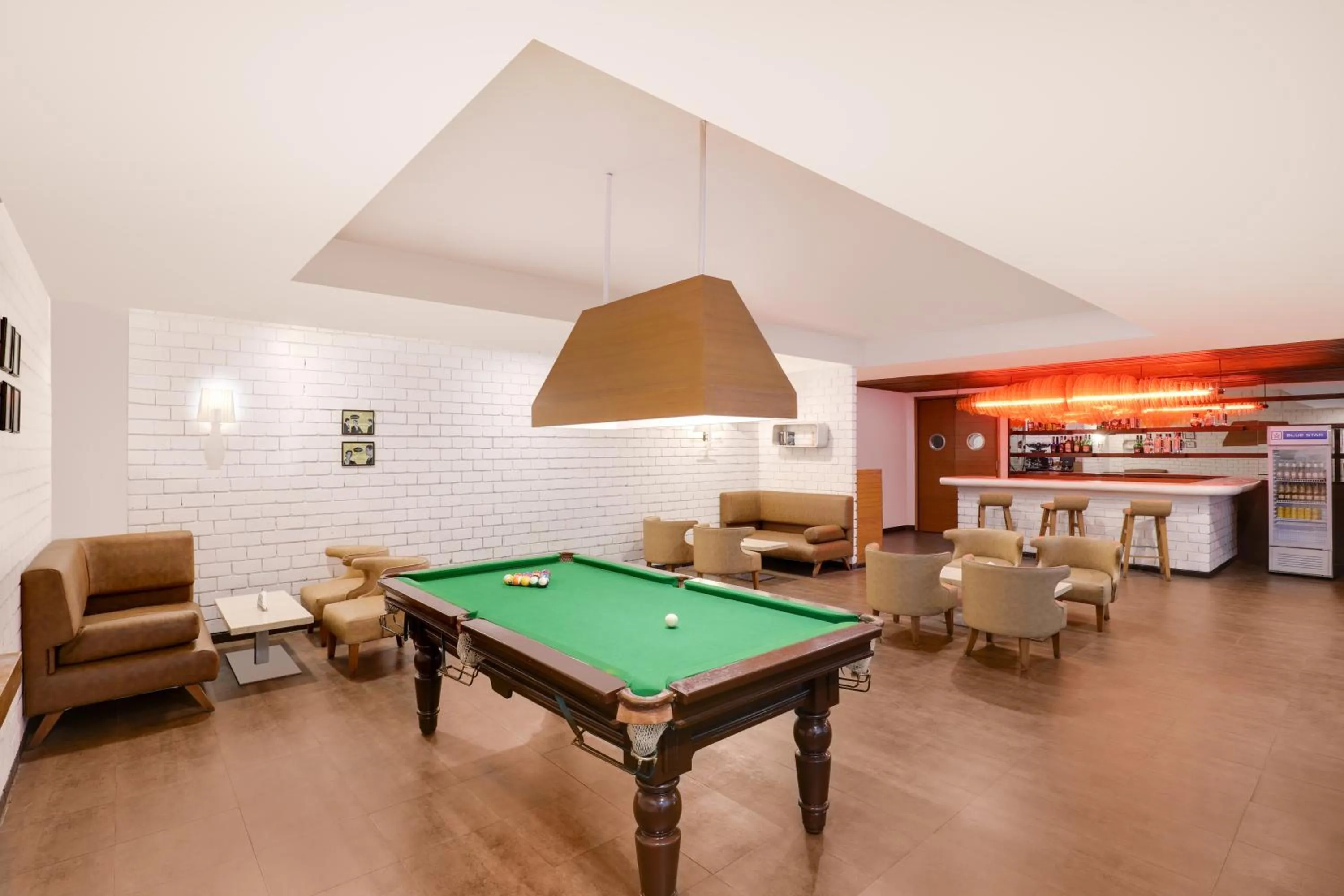 Lounge or bar in Lemon Tree Hotel, Indore