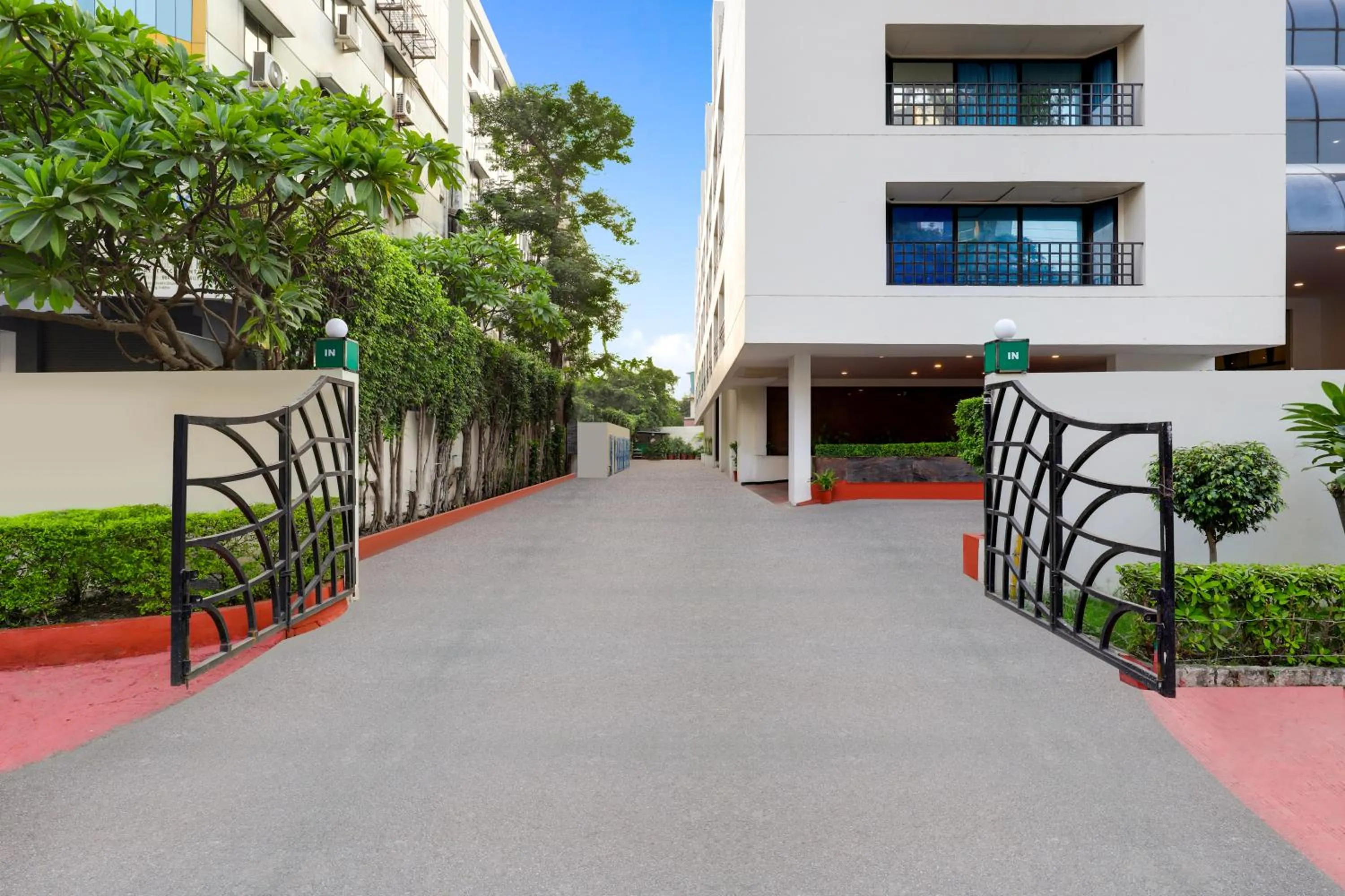 Facade/entrance in Lemon Tree Hotel, Indore