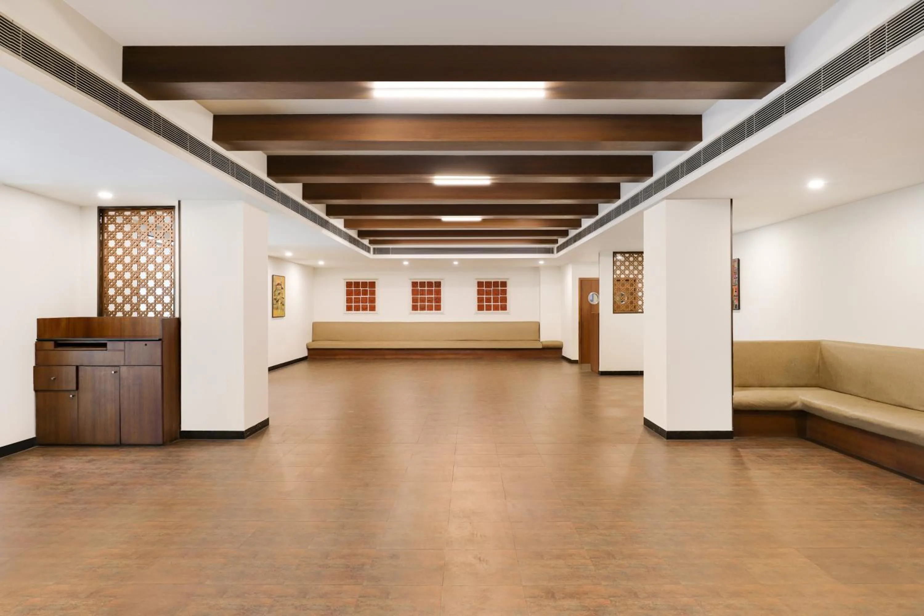 Banquet/Function facilities in Lemon Tree Hotel, Indore