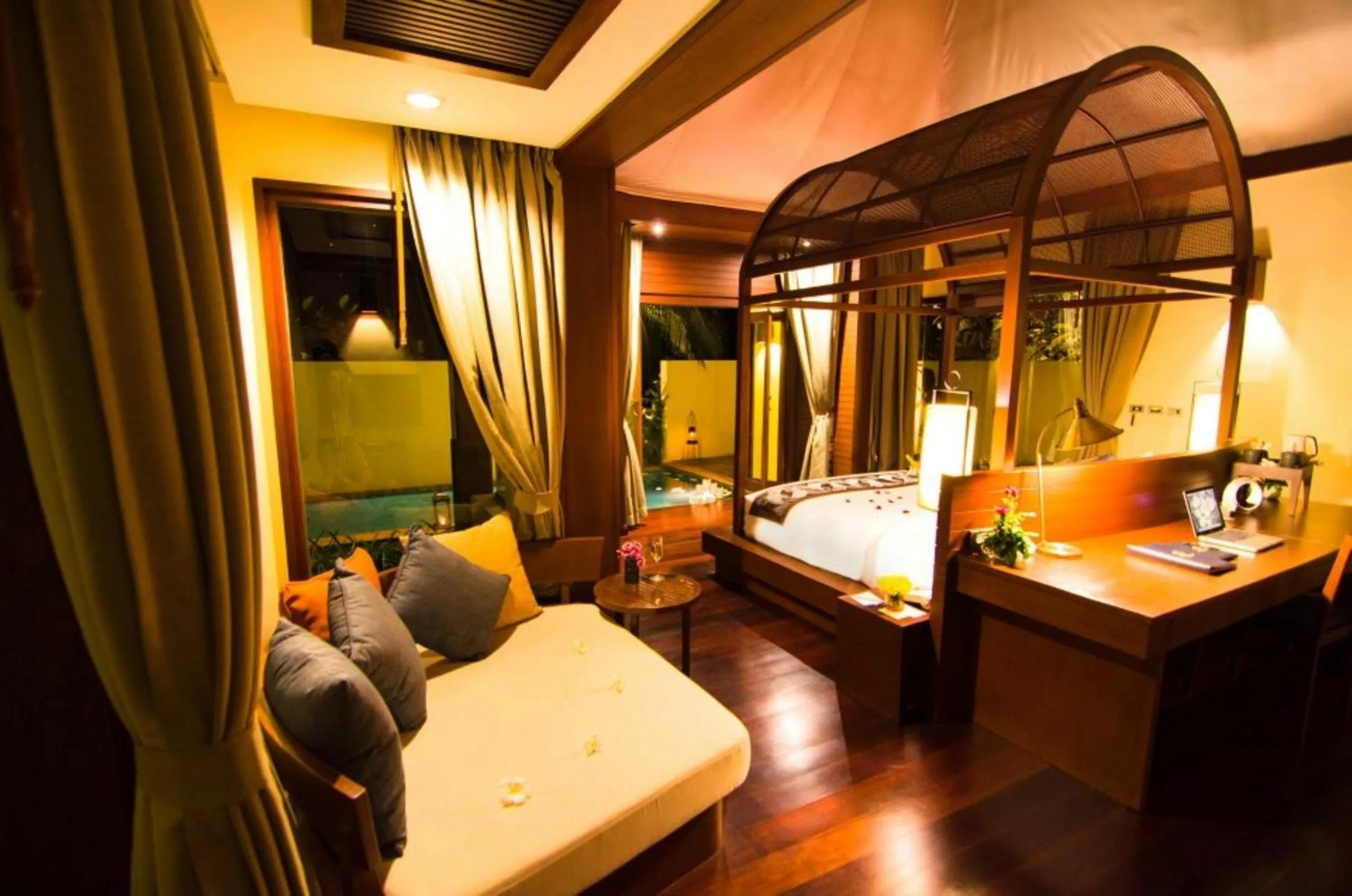 Photo of the whole room, Bed in Chantaramas Beach Resort Koh Phangan