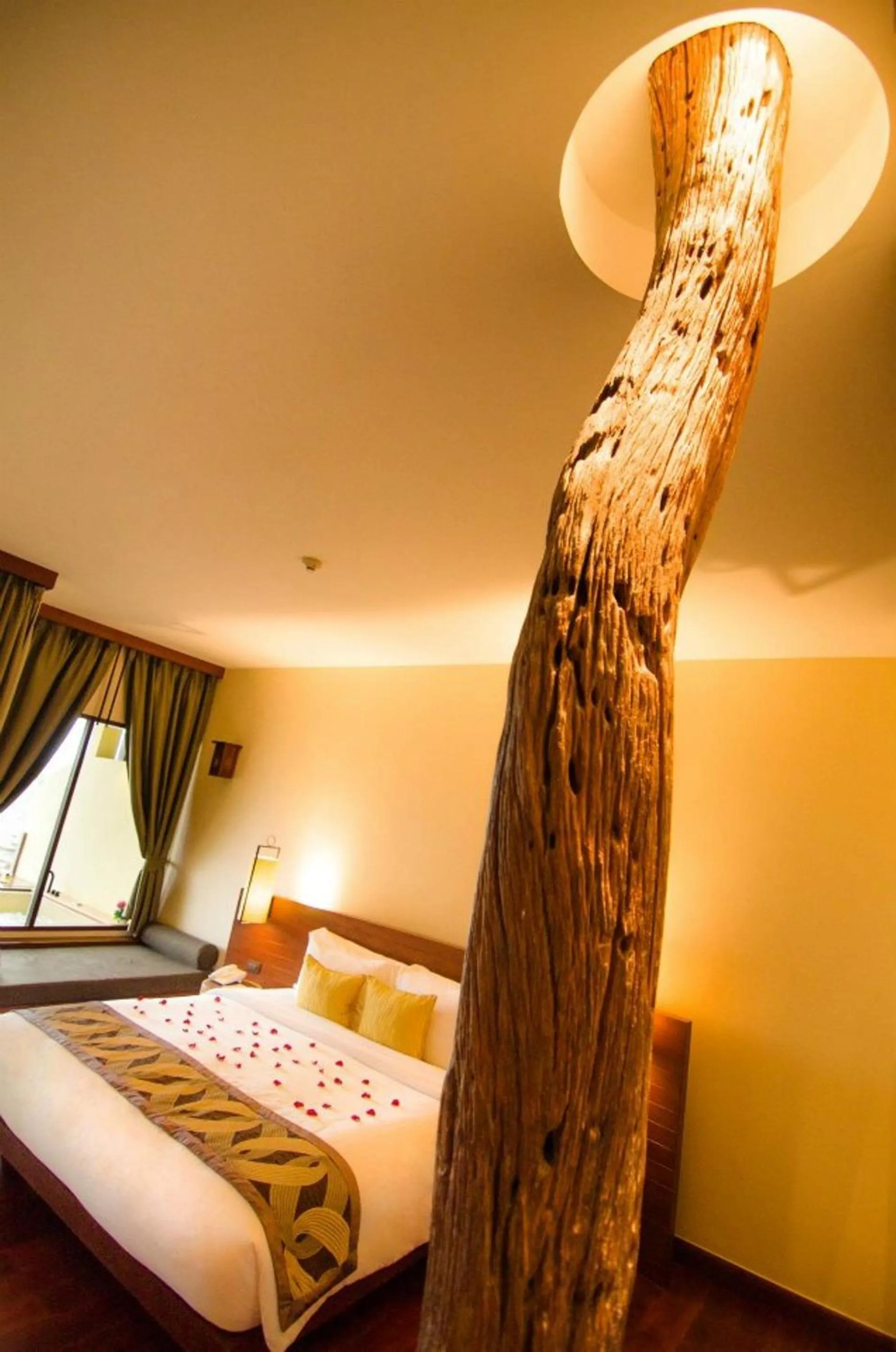 Bed in Chantaramas Beach Resort Koh Phangan