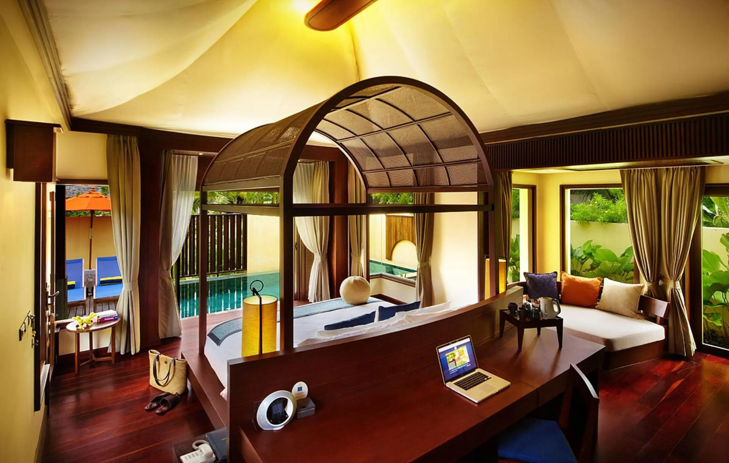 Bed in Chantaramas Beach Resort Koh Phangan