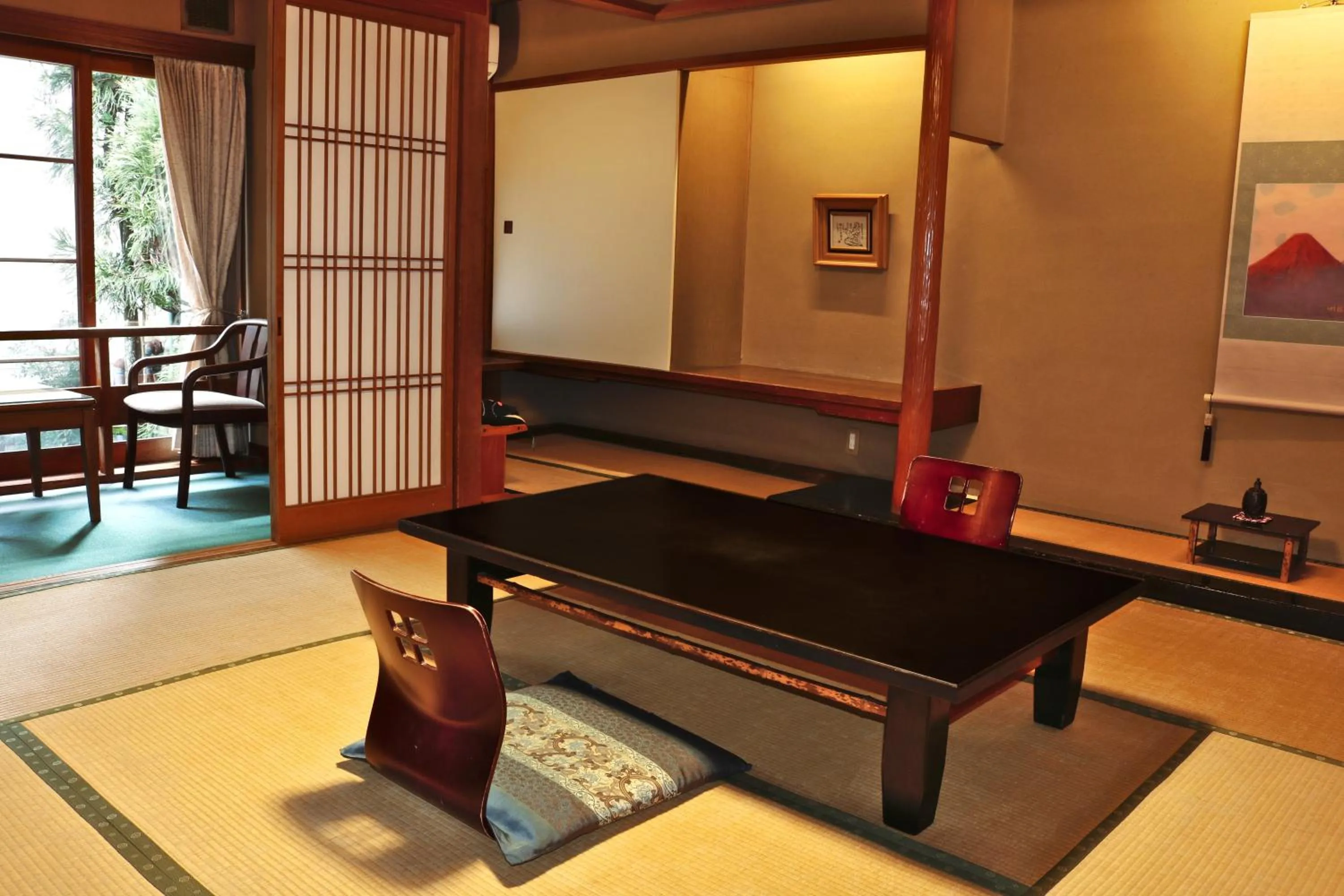 Photo of the whole room in Tsutaya Ryokan