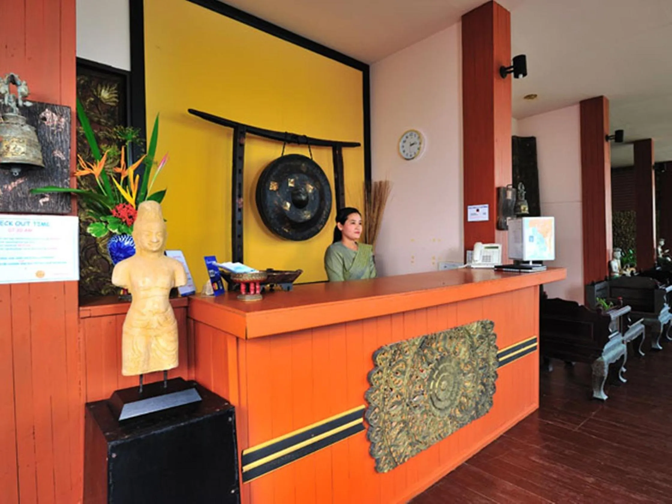 Lobby or reception in Koh Ngai Cliff Beach Resort