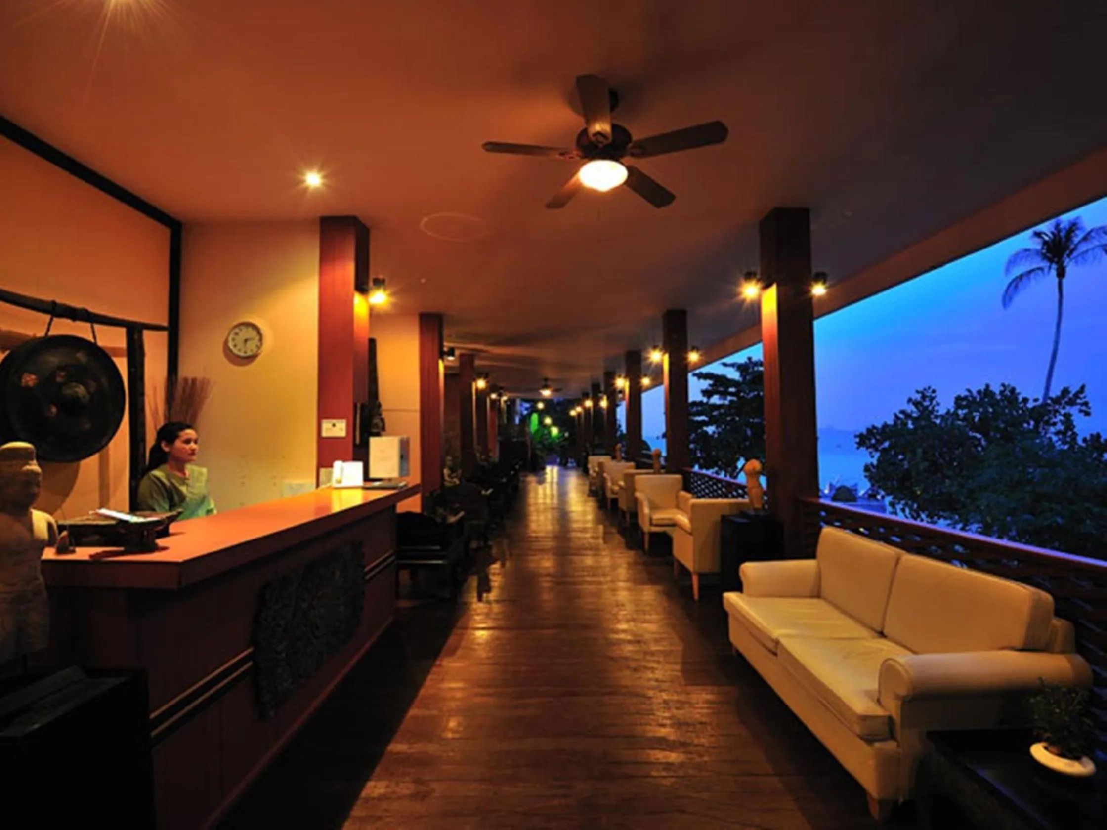 Lobby or reception in Koh Ngai Cliff Beach Resort
