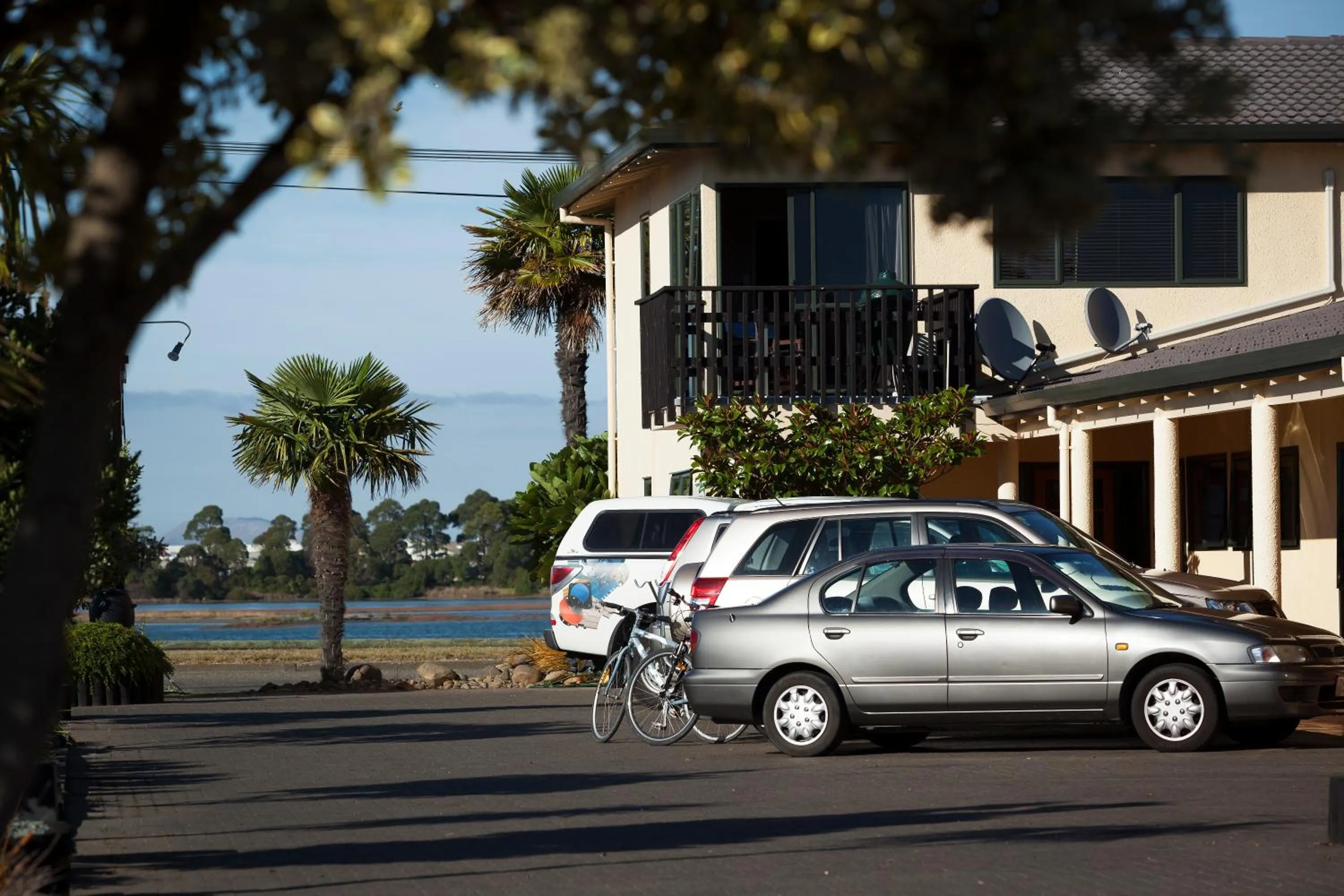 Facade/entrance in Fairley Motor Lodge