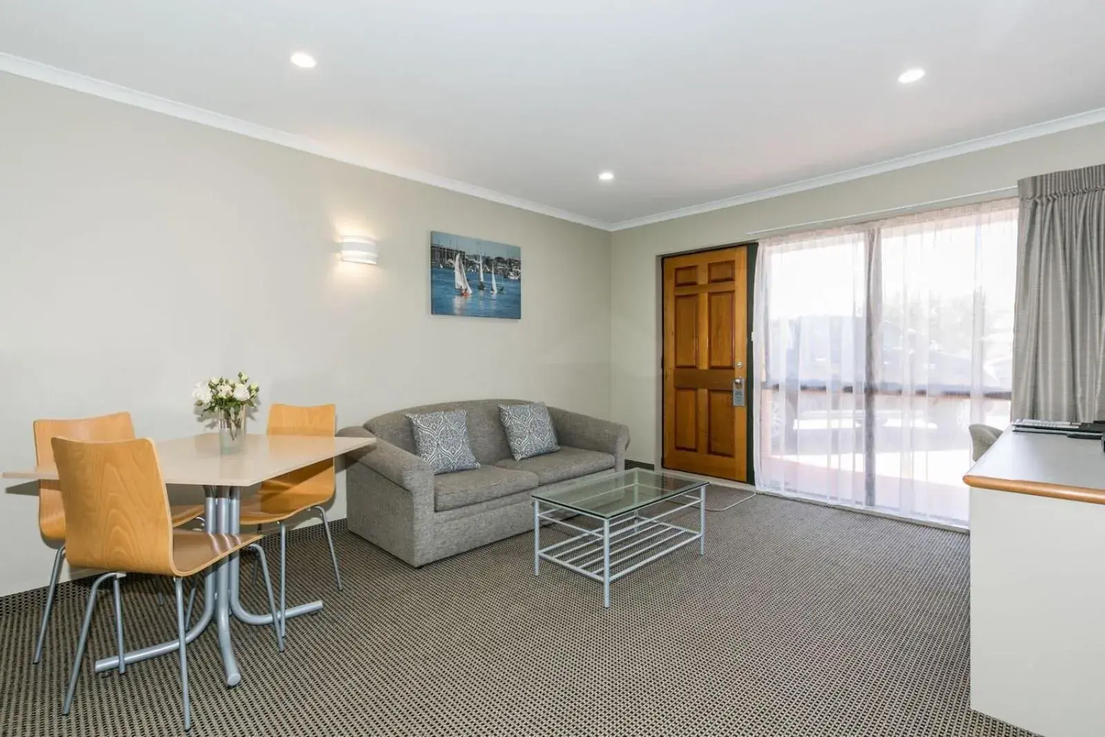 Two-Bedroom Apartment in Fairley Motor Lodge Two-Bedroom Apartment in Fairley Motor Lodge